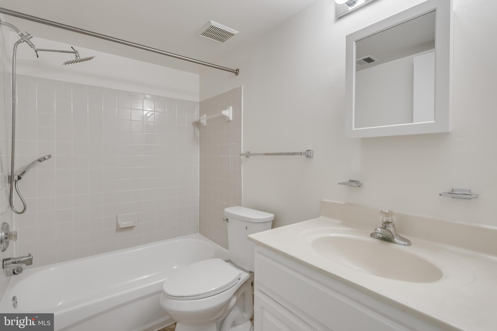 GREENBRIAR CONDO - Residential Lease