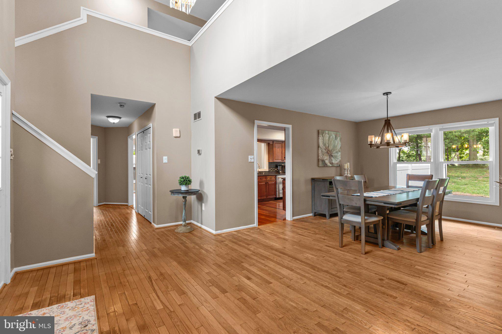 44 W WINDROSE DRIVE
