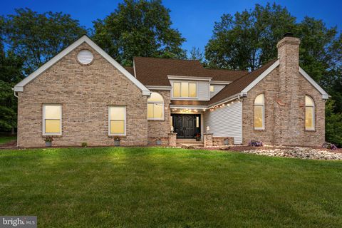 44 W WINDROSE DRIVE RICHBORO PA 18954
