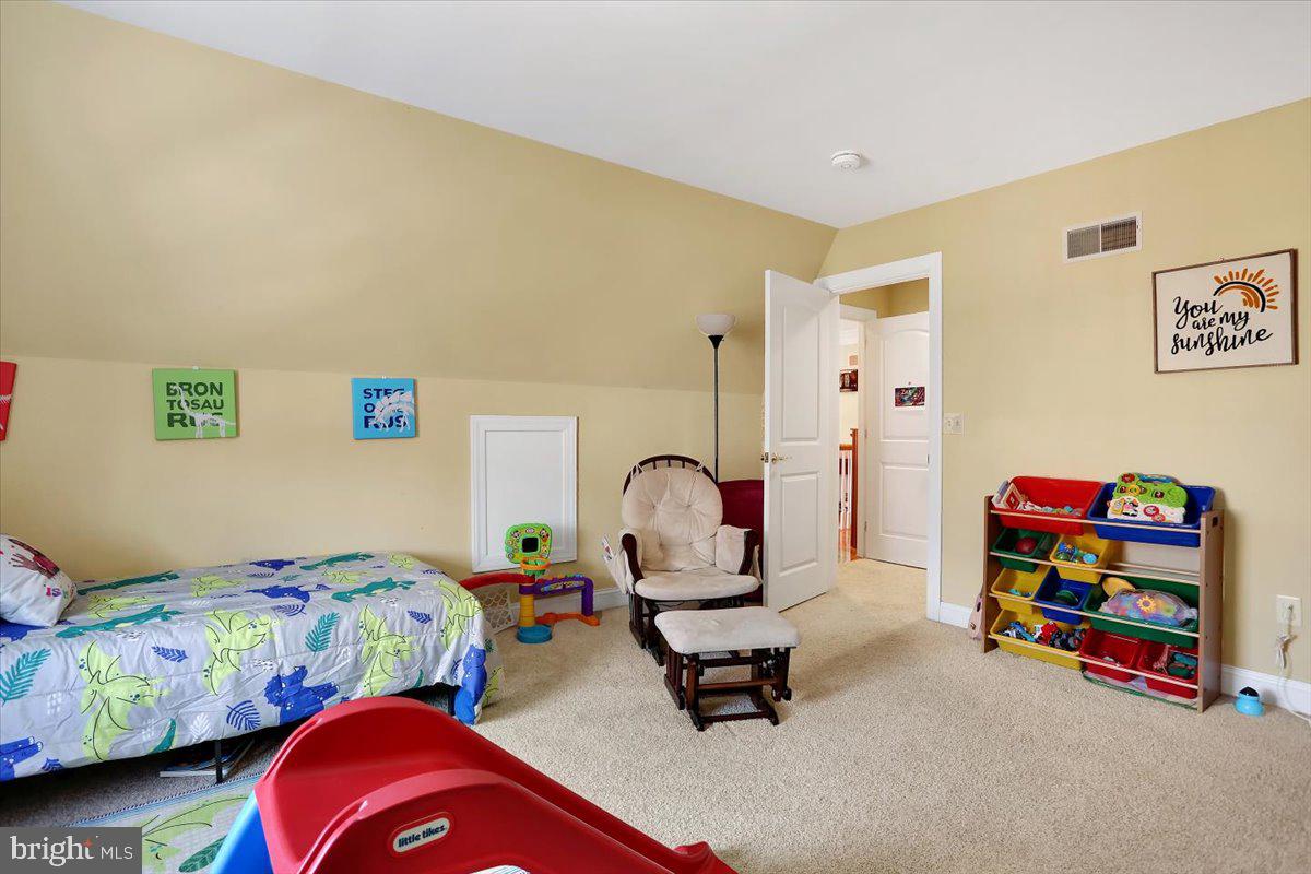 THE EAST MEADOW - Residential