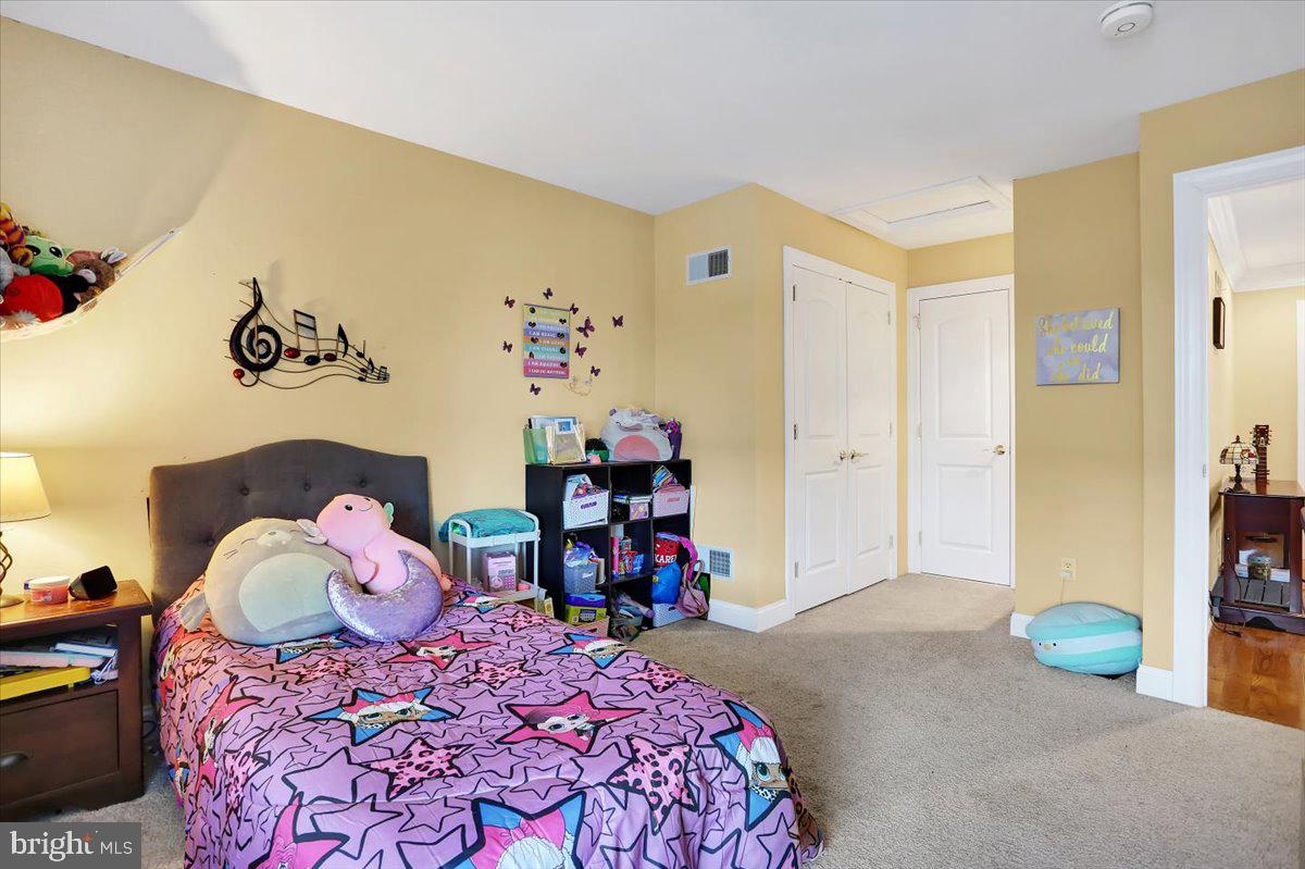 THE EAST MEADOW - Residential