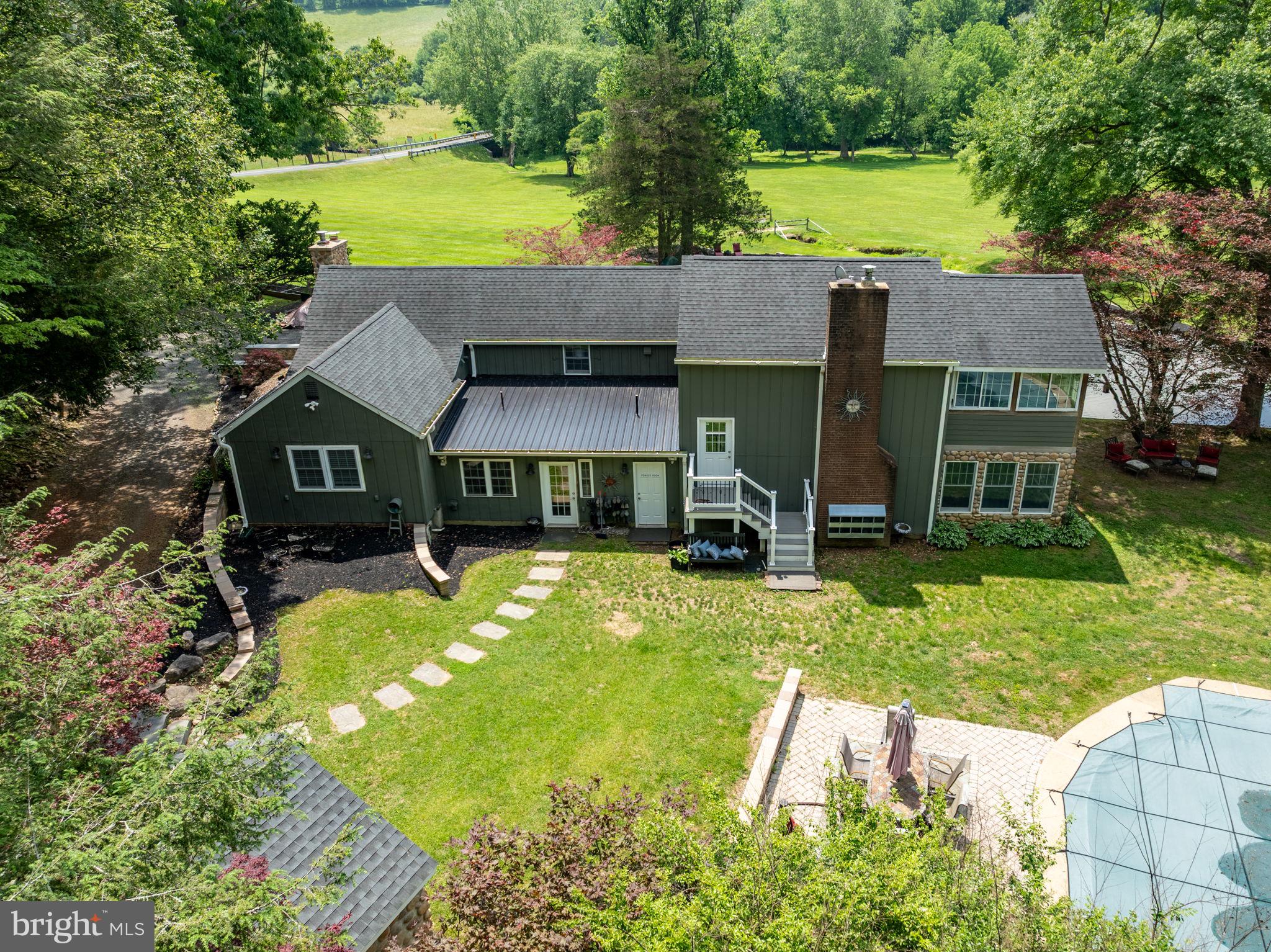 2310 PUTNAM ROAD