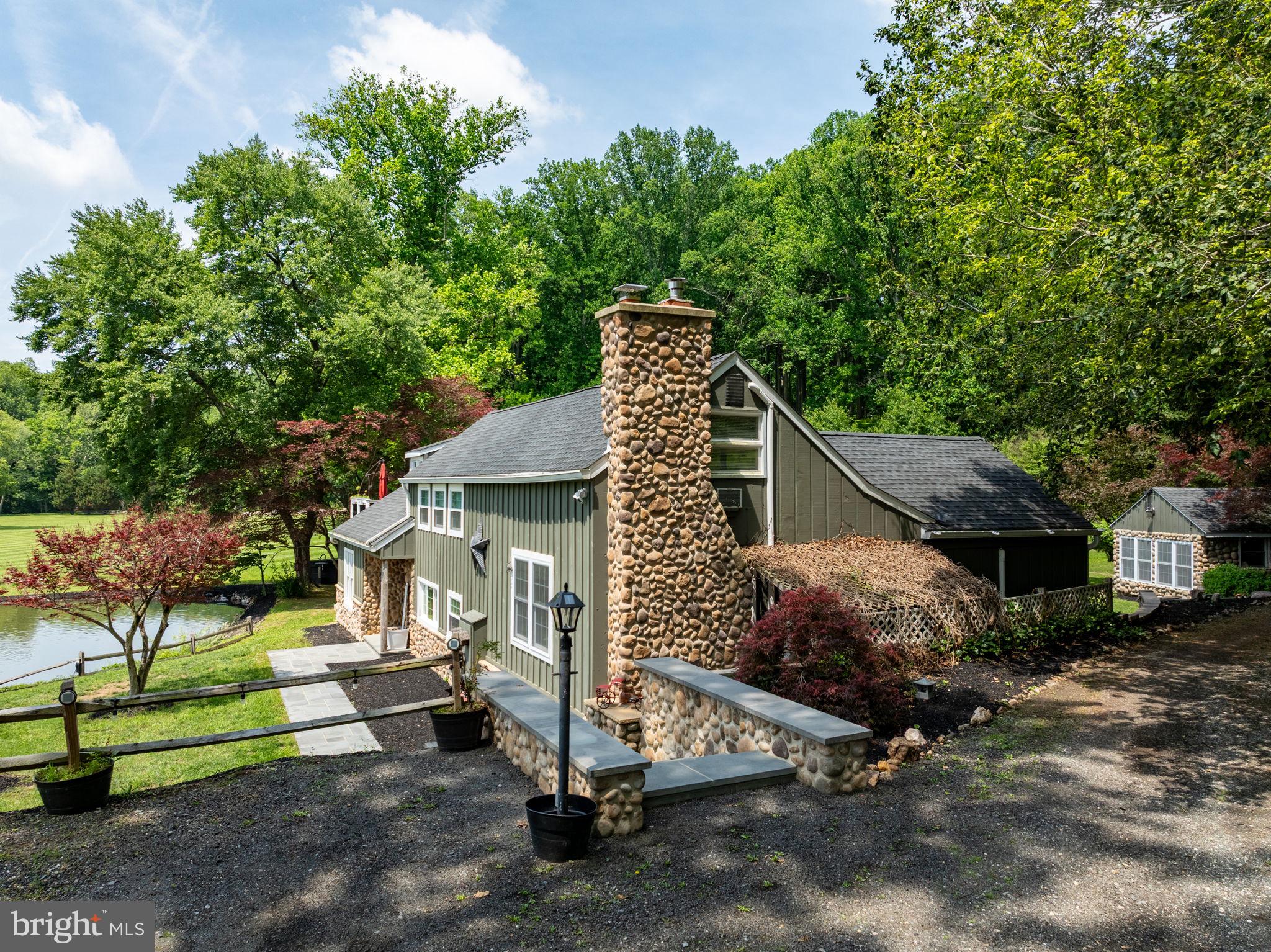 2310 PUTNAM ROAD