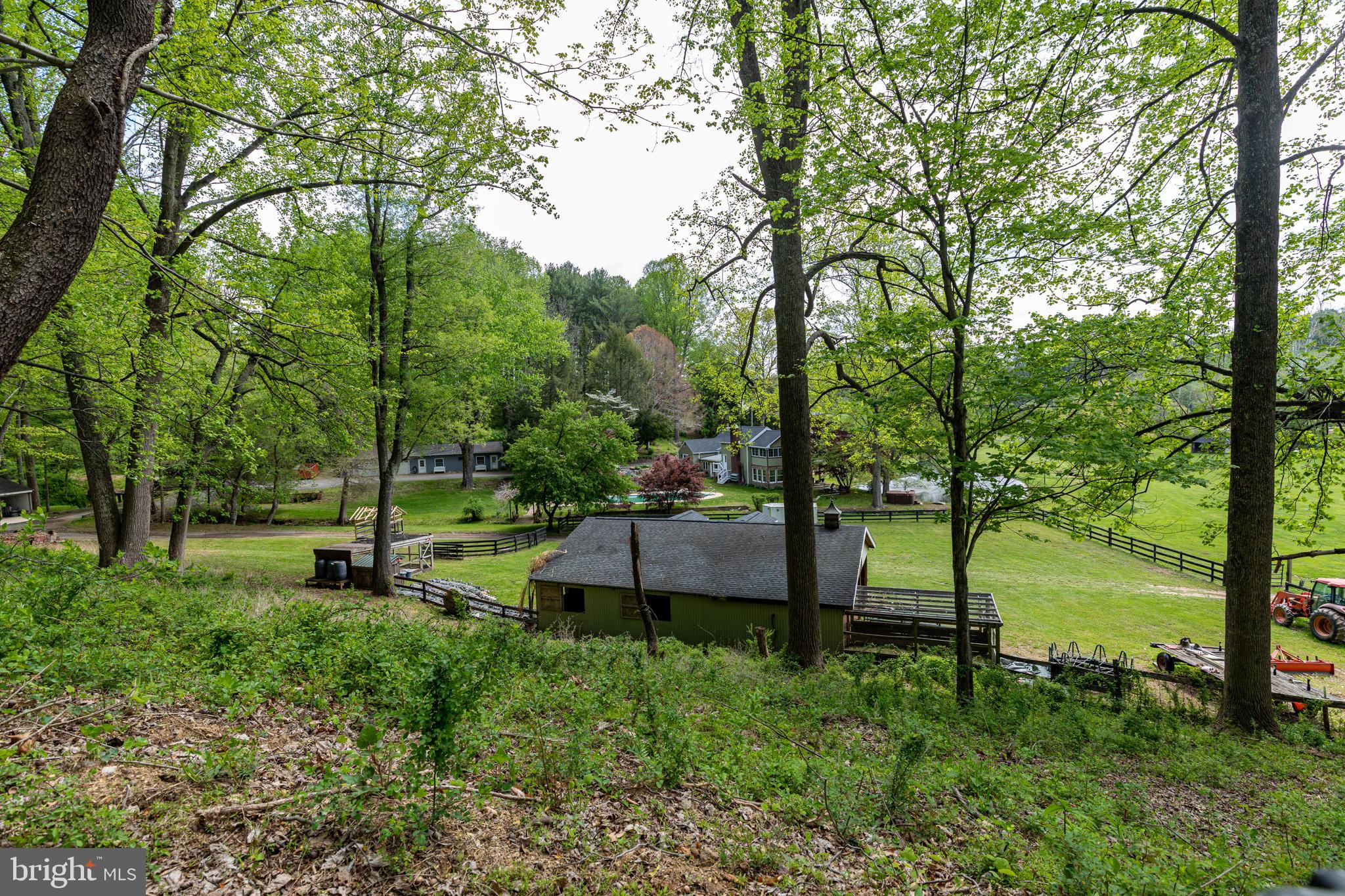 2310 PUTNAM ROAD