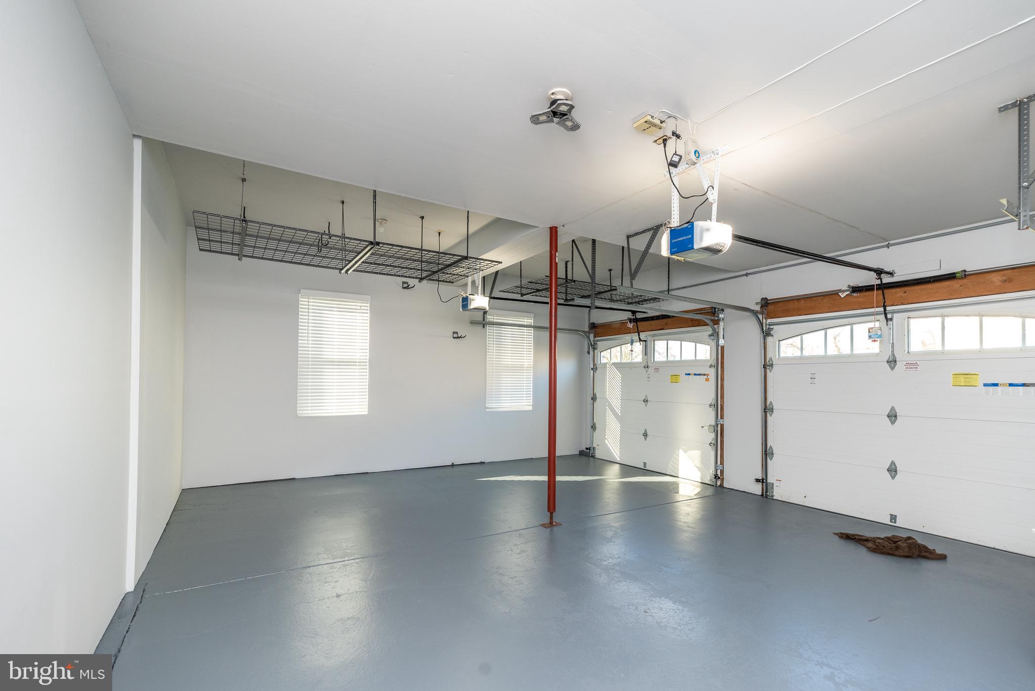 MONTGOMERY CROSSING - Residential