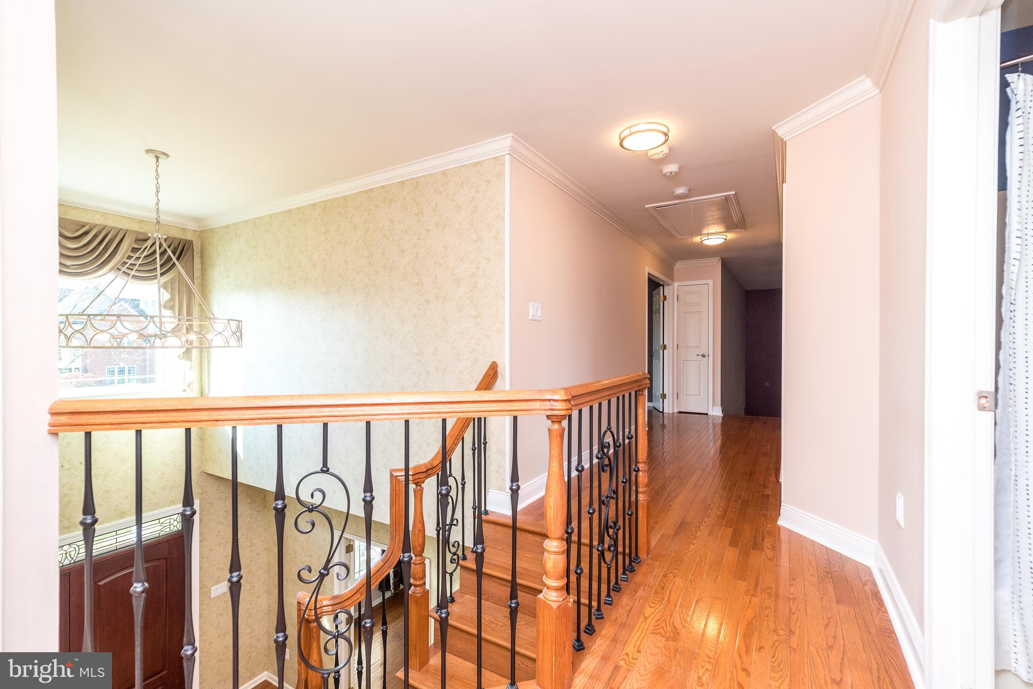 MONTGOMERY CROSSING - Residential