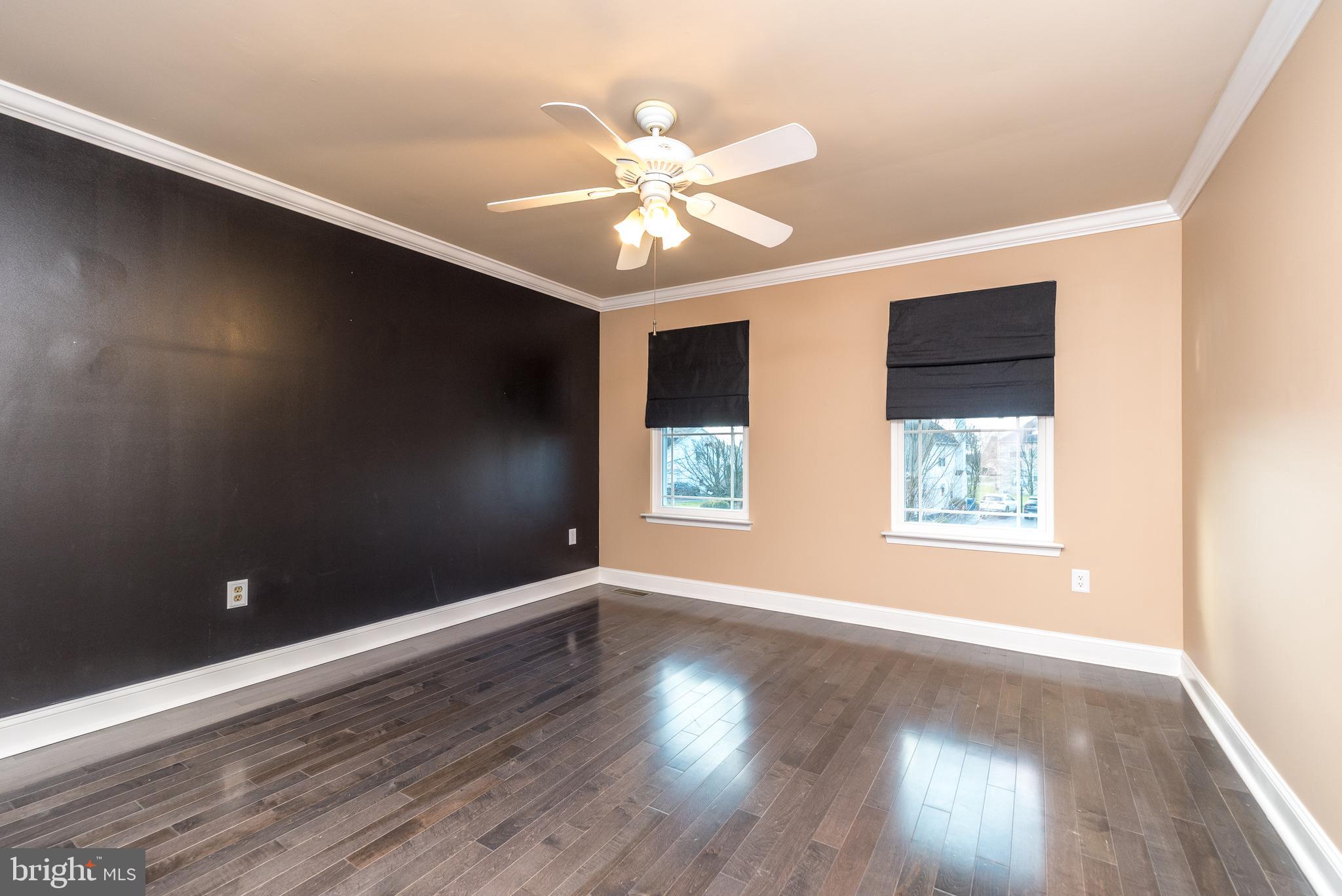 MONTGOMERY CROSSING - Residential