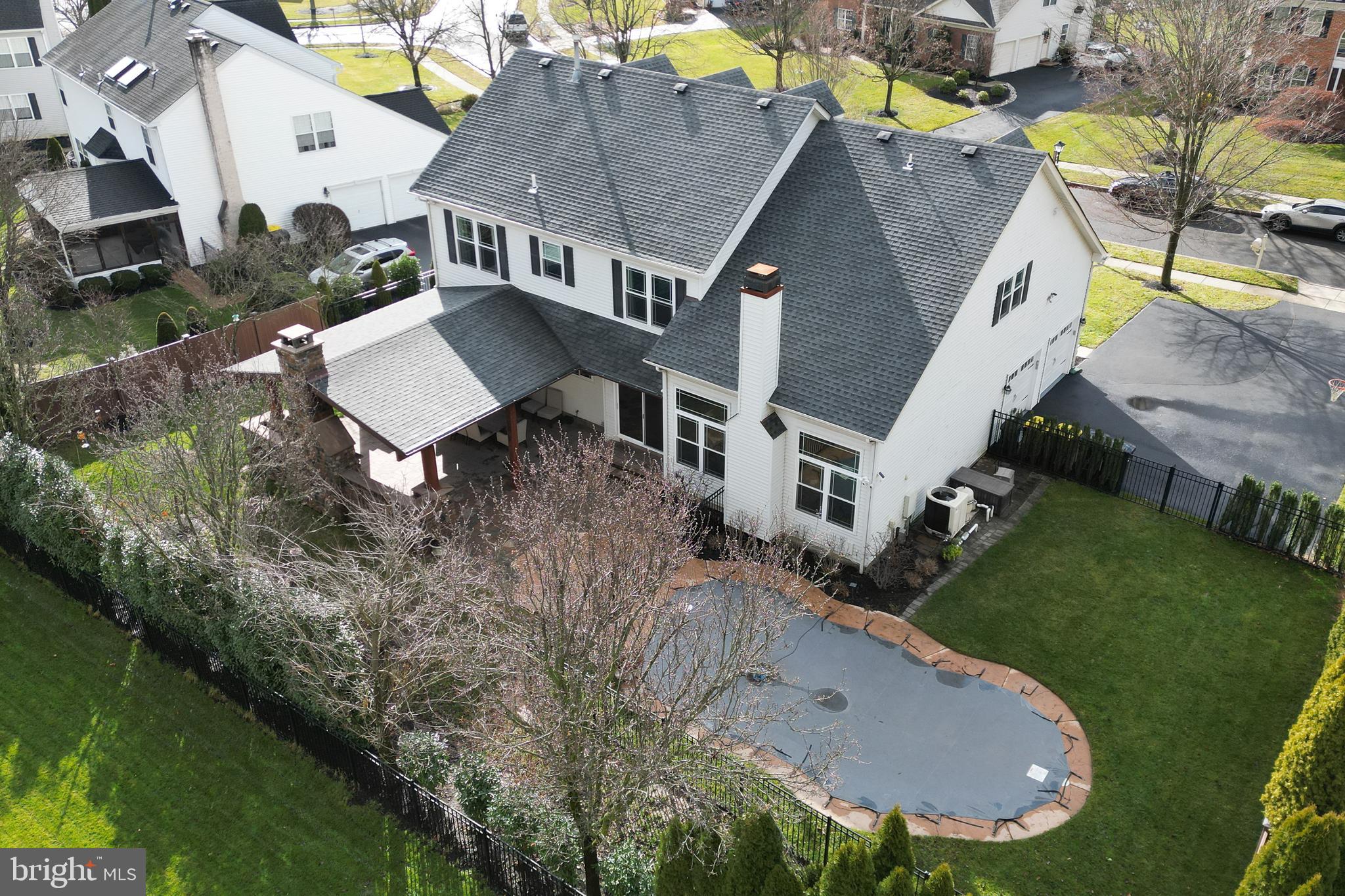 MONTGOMERY CROSSING - Residential
