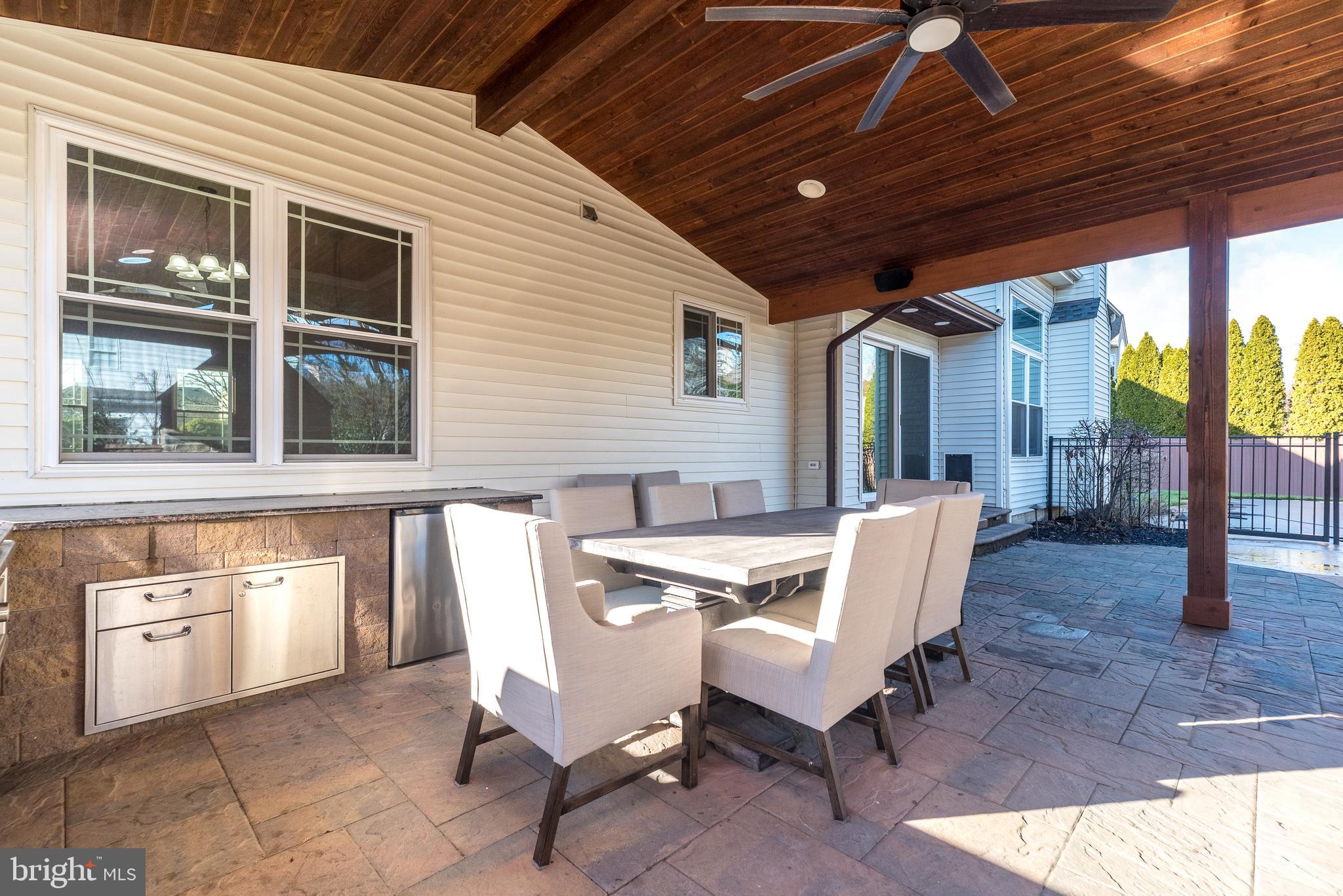MONTGOMERY CROSSING - Residential