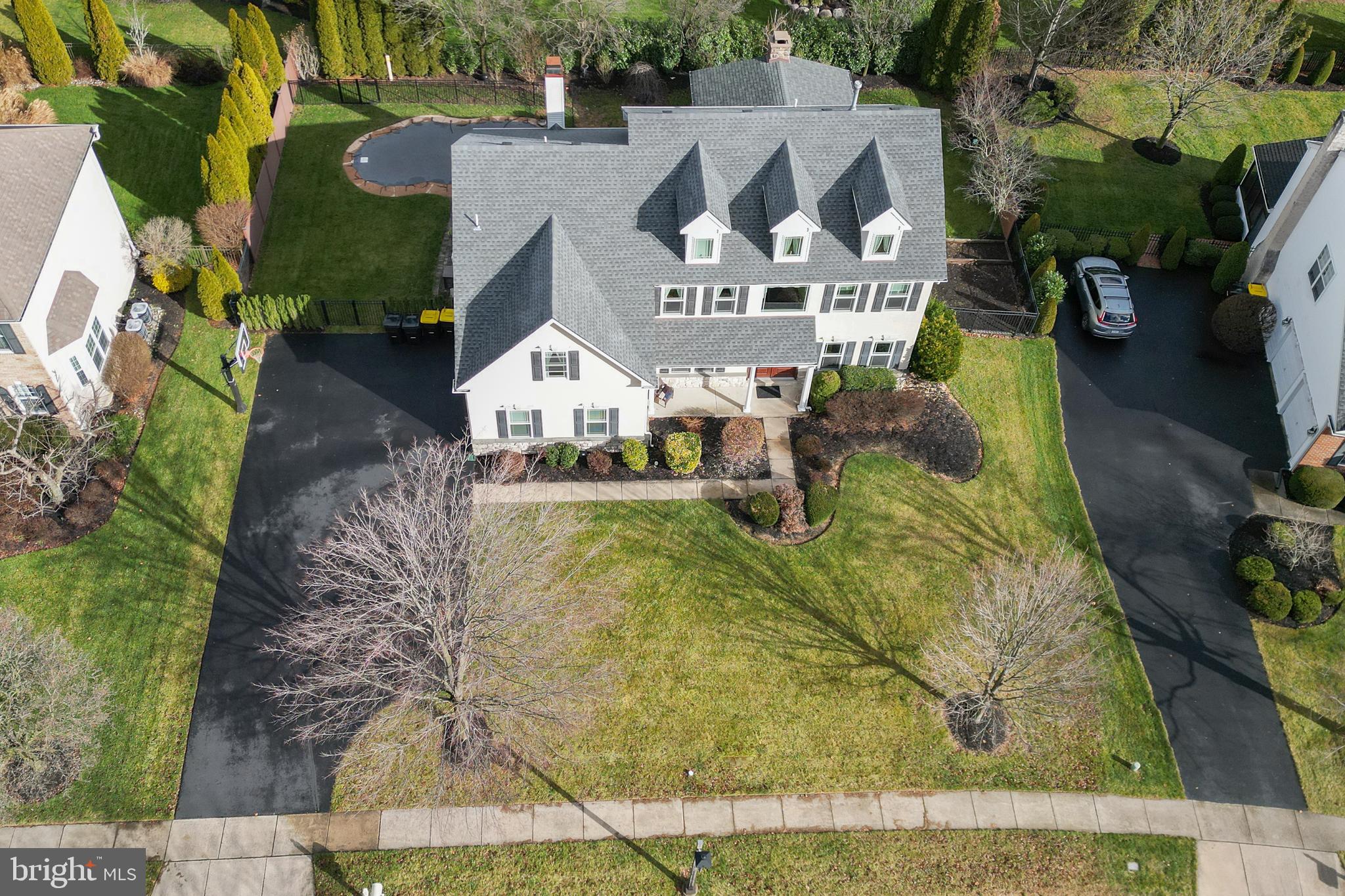MONTGOMERY CROSSING - Residential