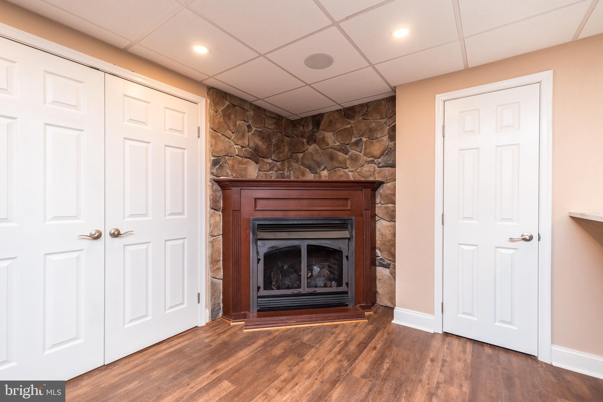 MONTGOMERY CROSSING - Residential