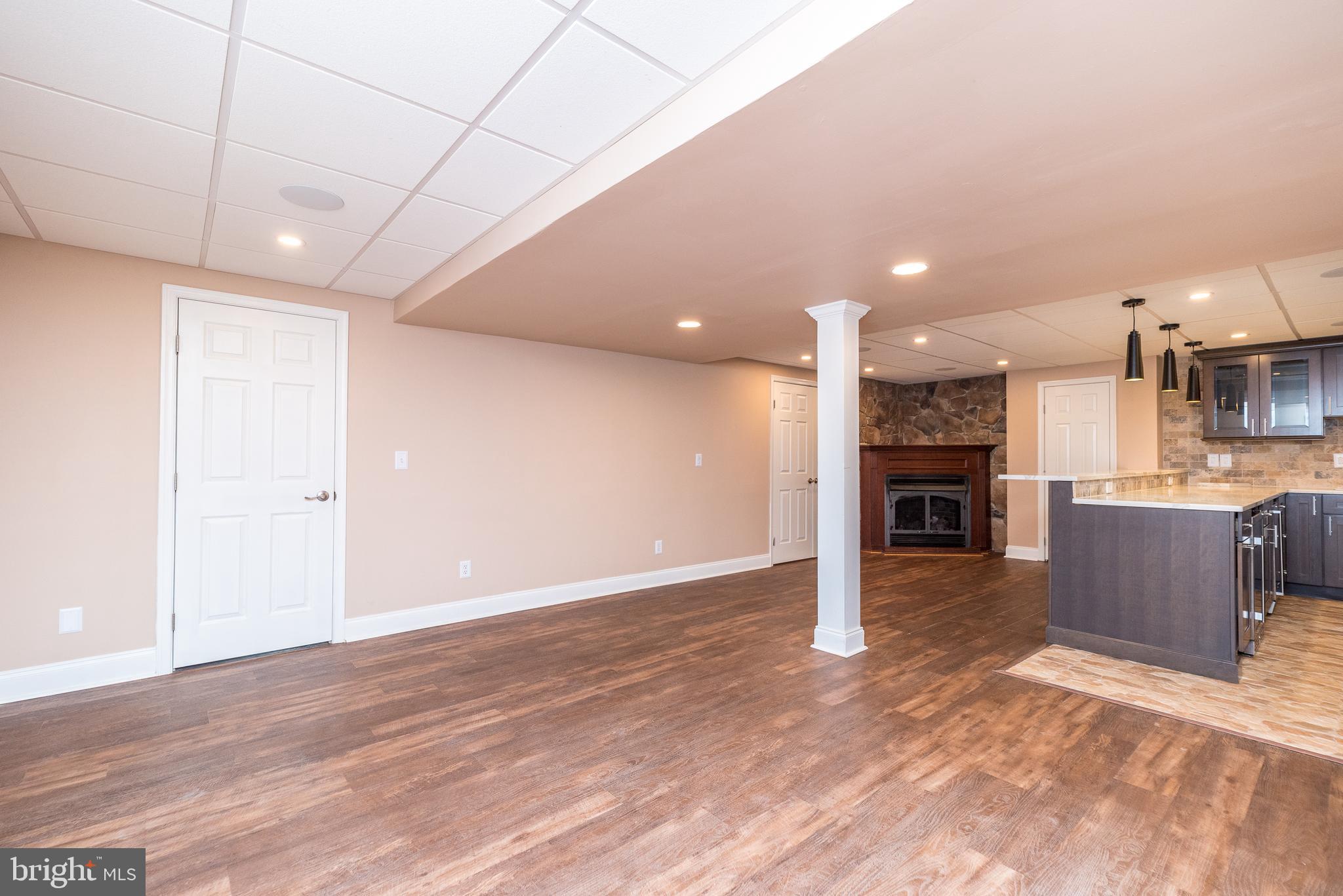 MONTGOMERY CROSSING - Residential