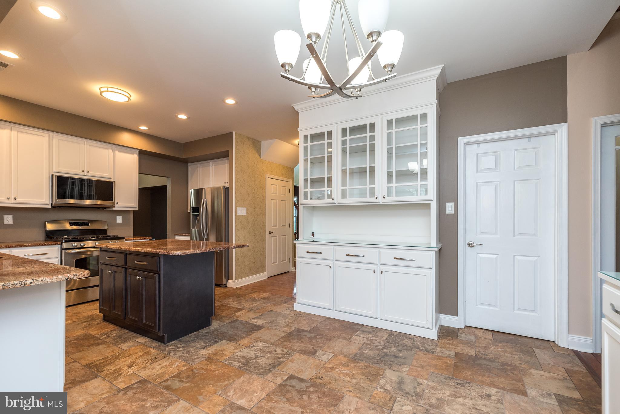 MONTGOMERY CROSSING - Residential