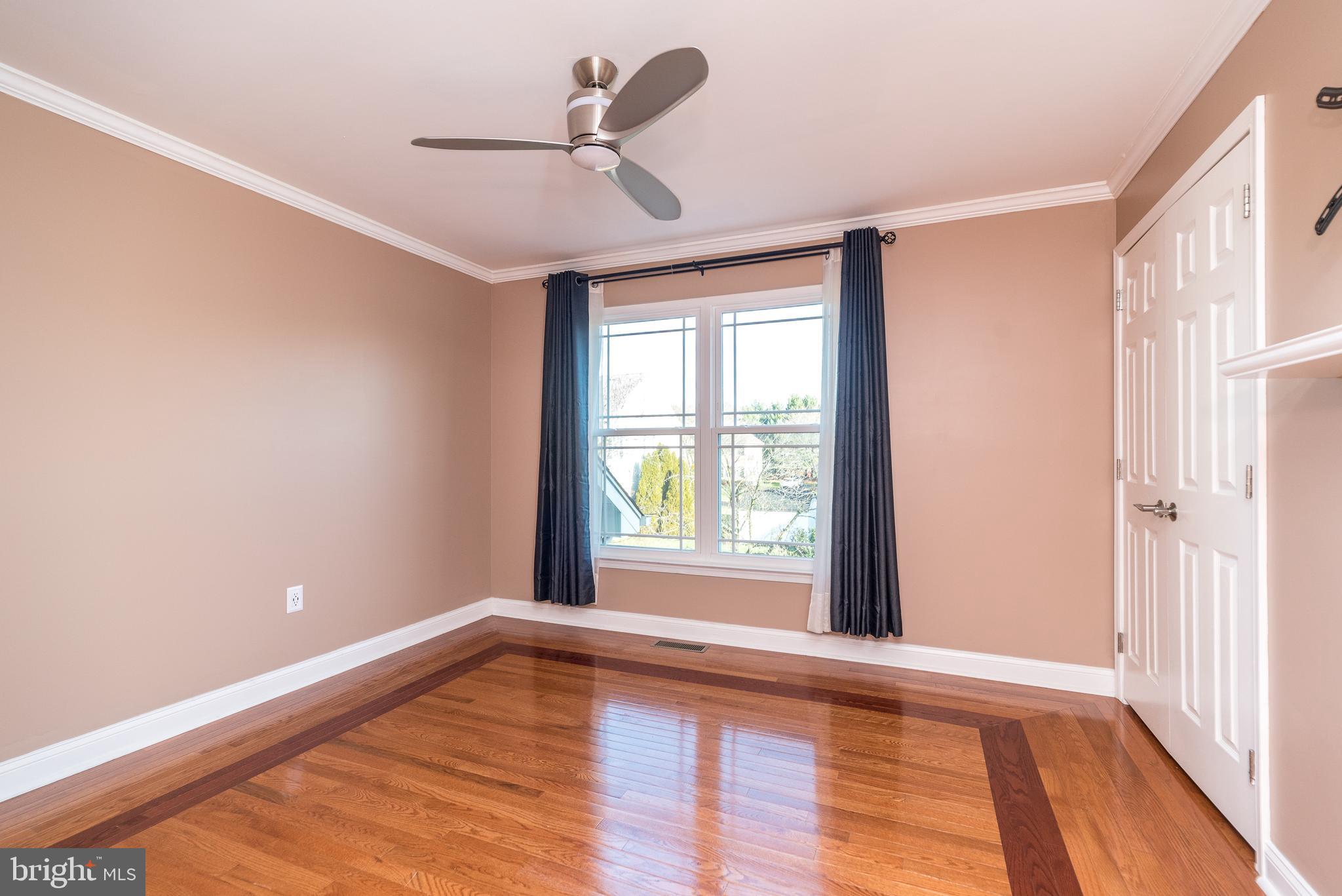 MONTGOMERY CROSSING - Residential