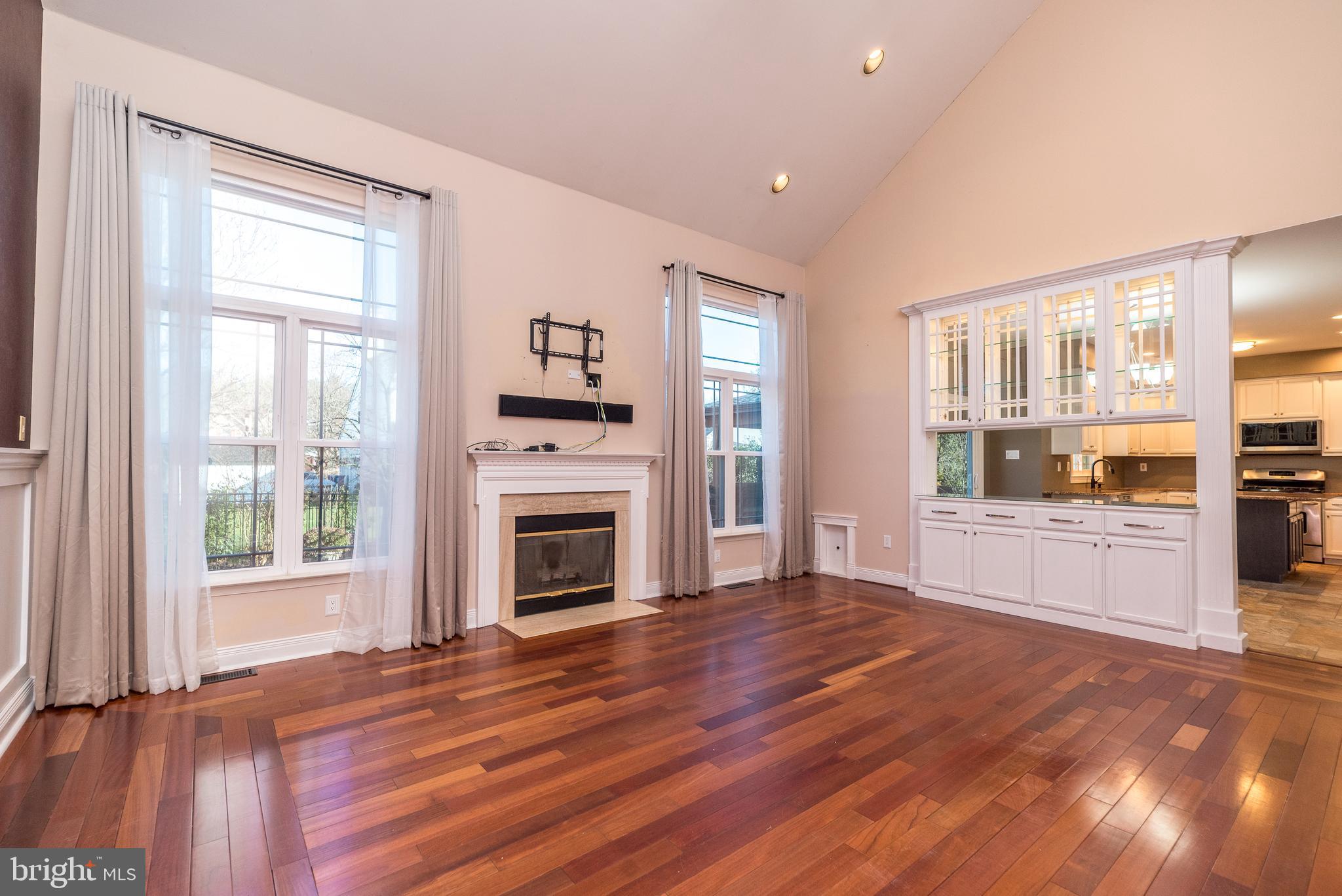MONTGOMERY CROSSING - Residential