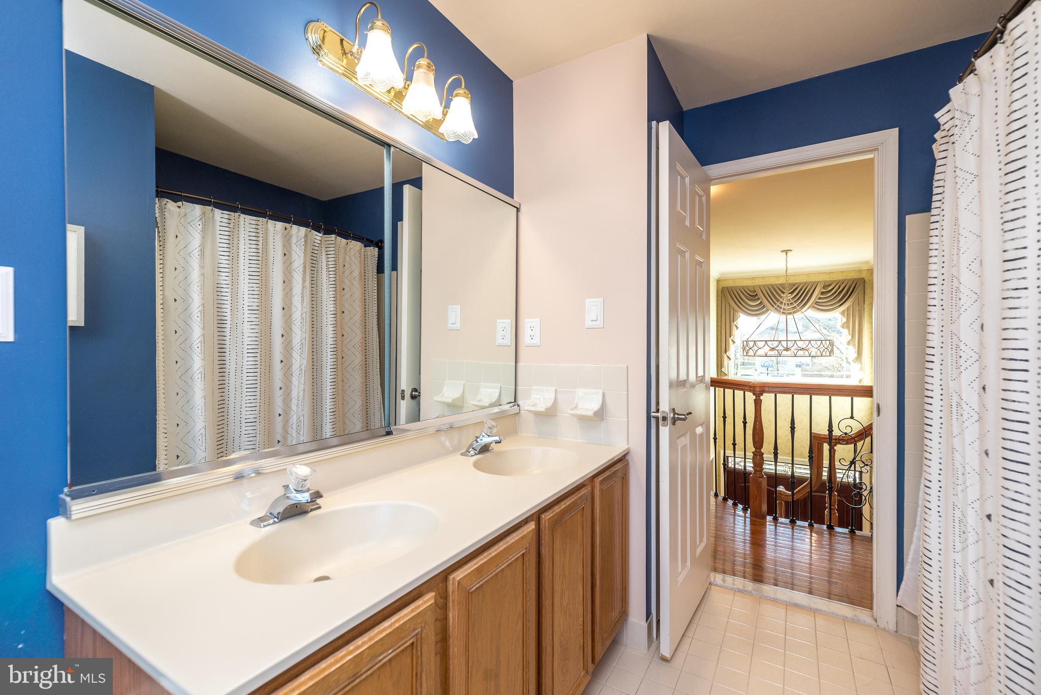 MONTGOMERY CROSSING - Residential