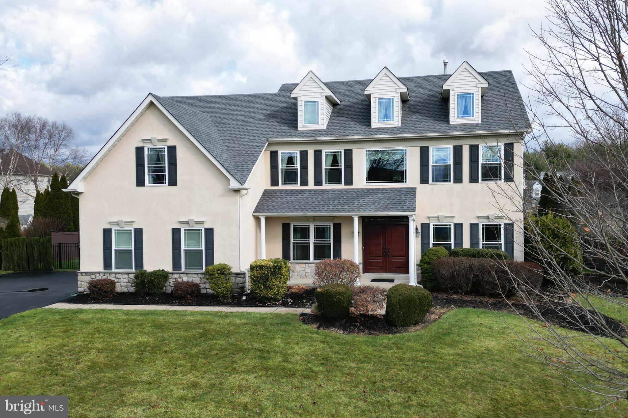 MONTGOMERY CROSSING - Residential