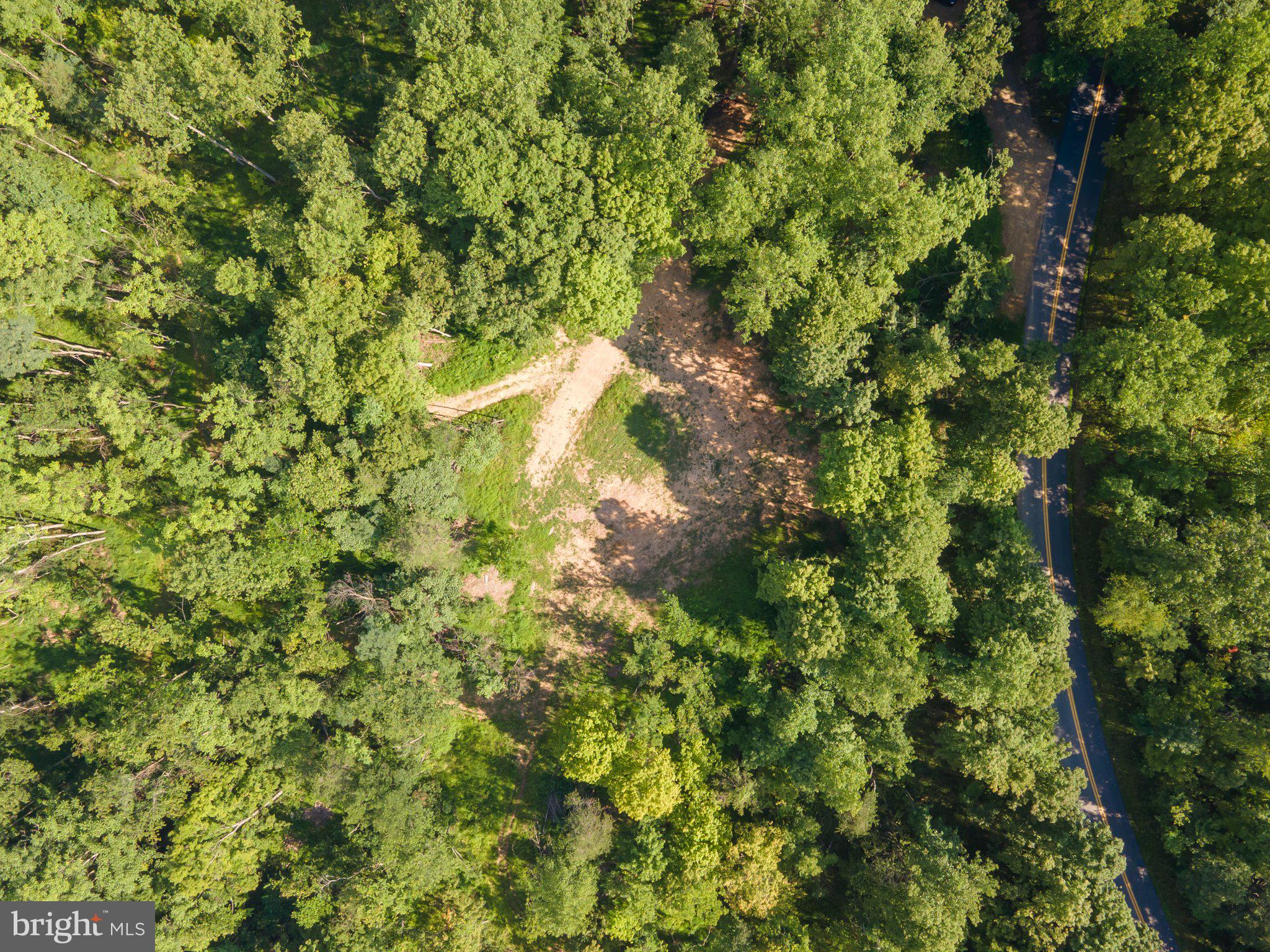 SIR JOHNS RUN ROAD