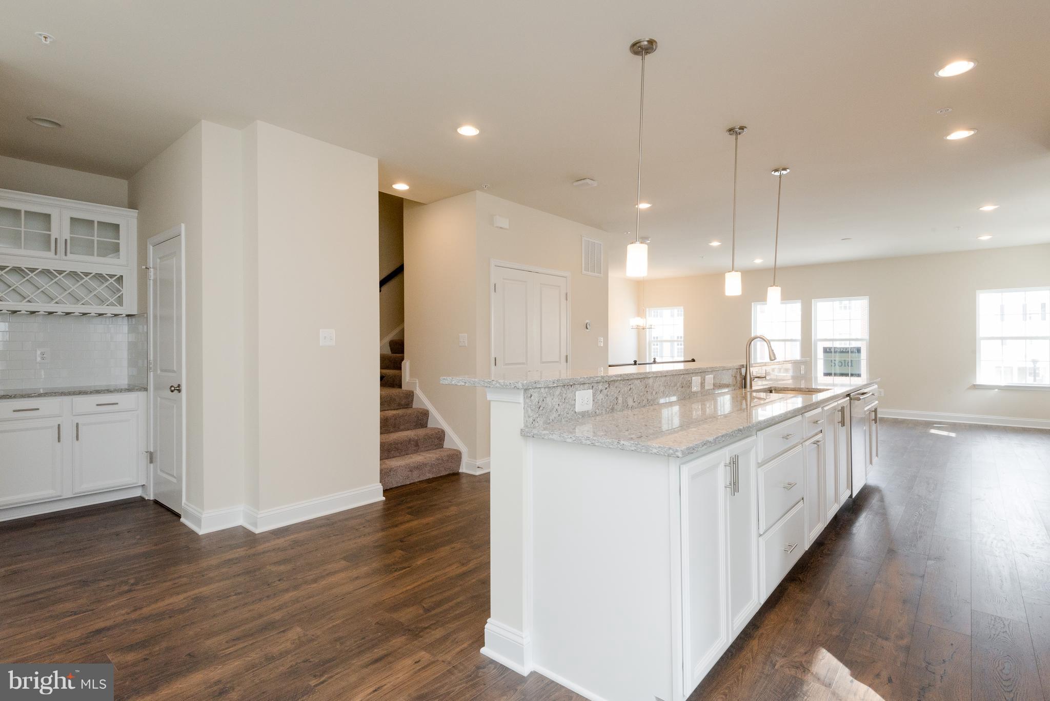 CREEKSTONE VILLAGE - Residential