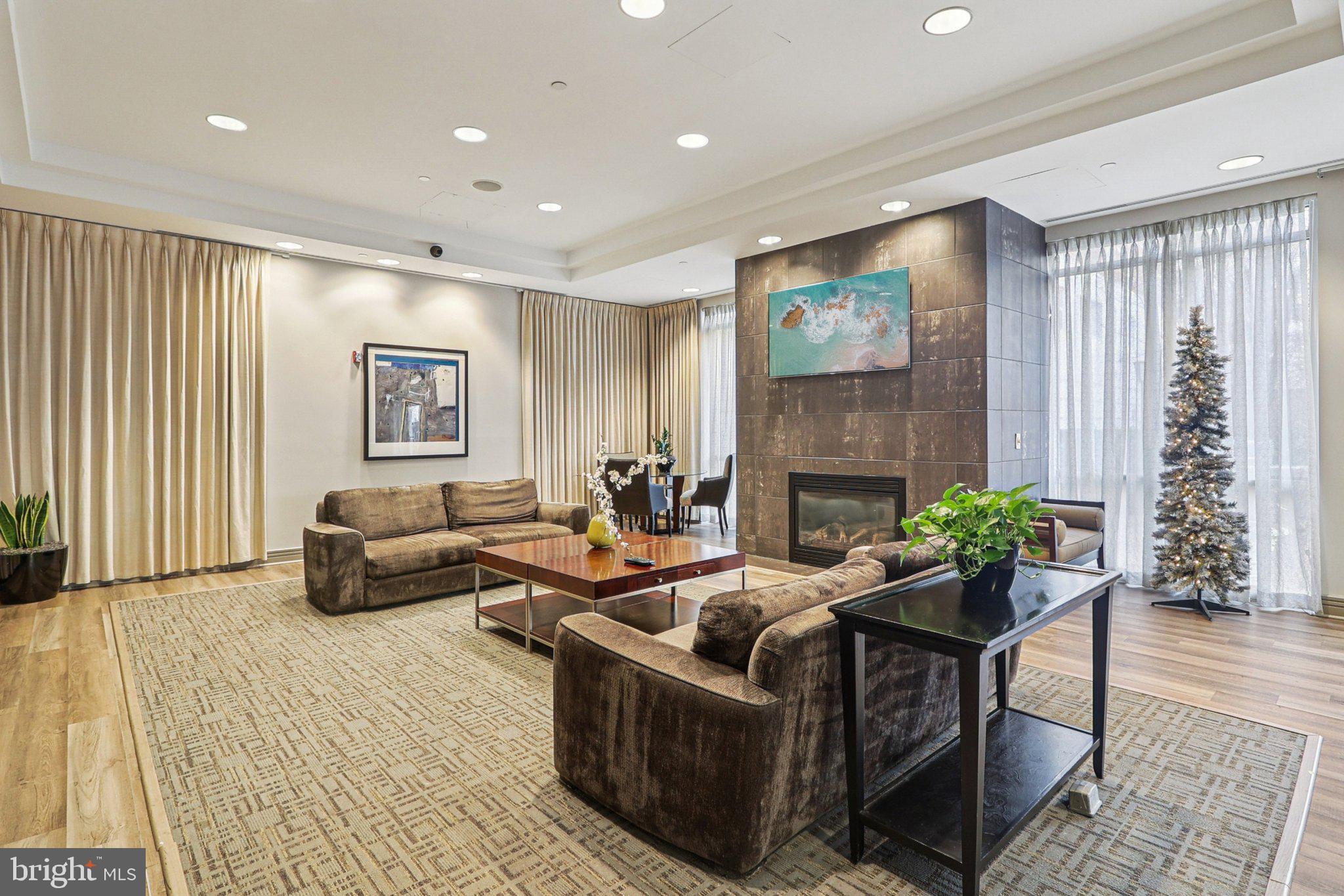 BALLSTON 880 - Residential