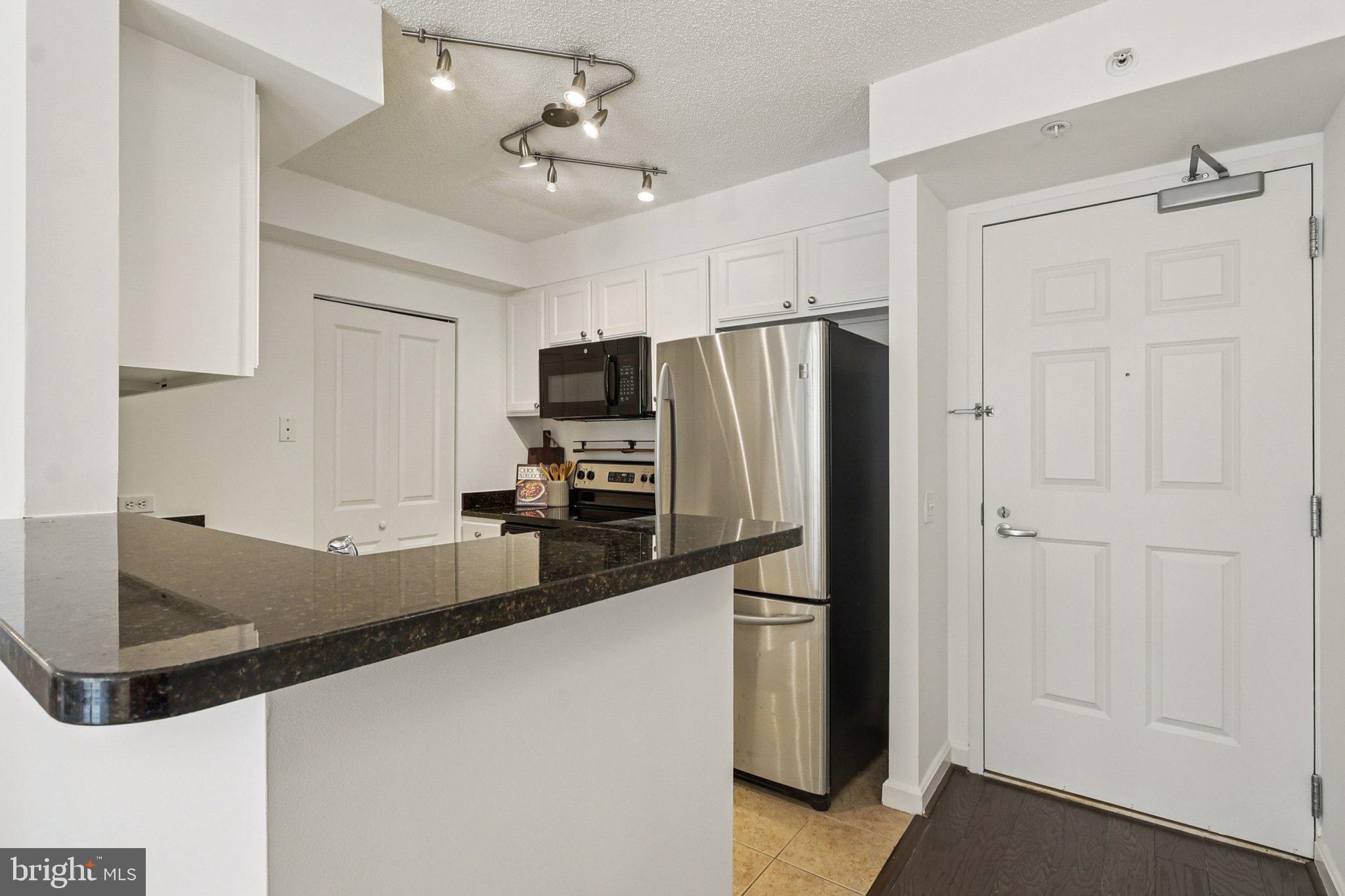 BALLSTON 880 - Residential