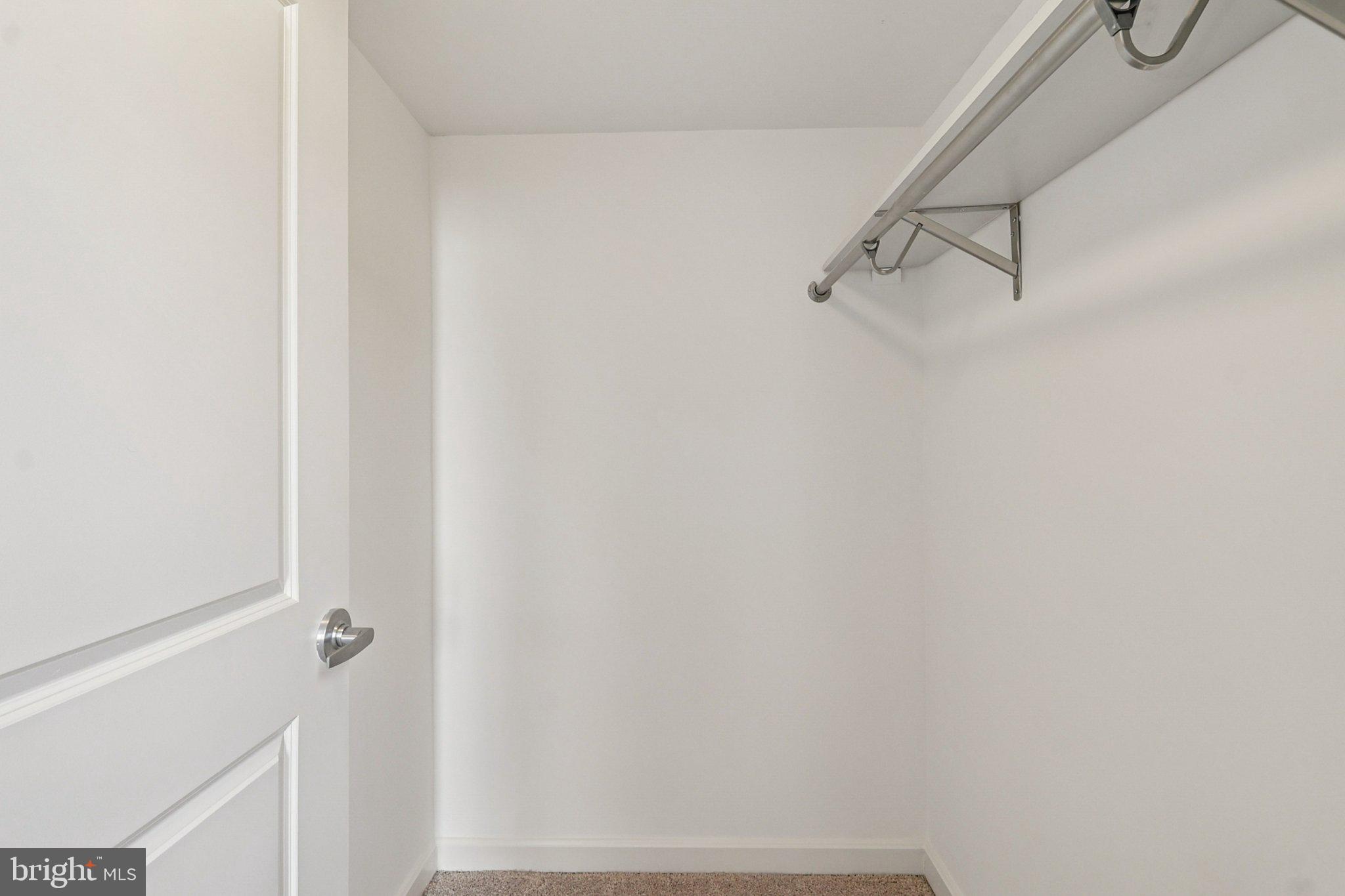 BALLSTON 880 - Residential