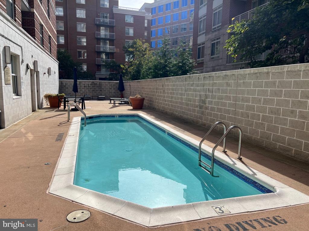 BALLSTON 880 - Residential