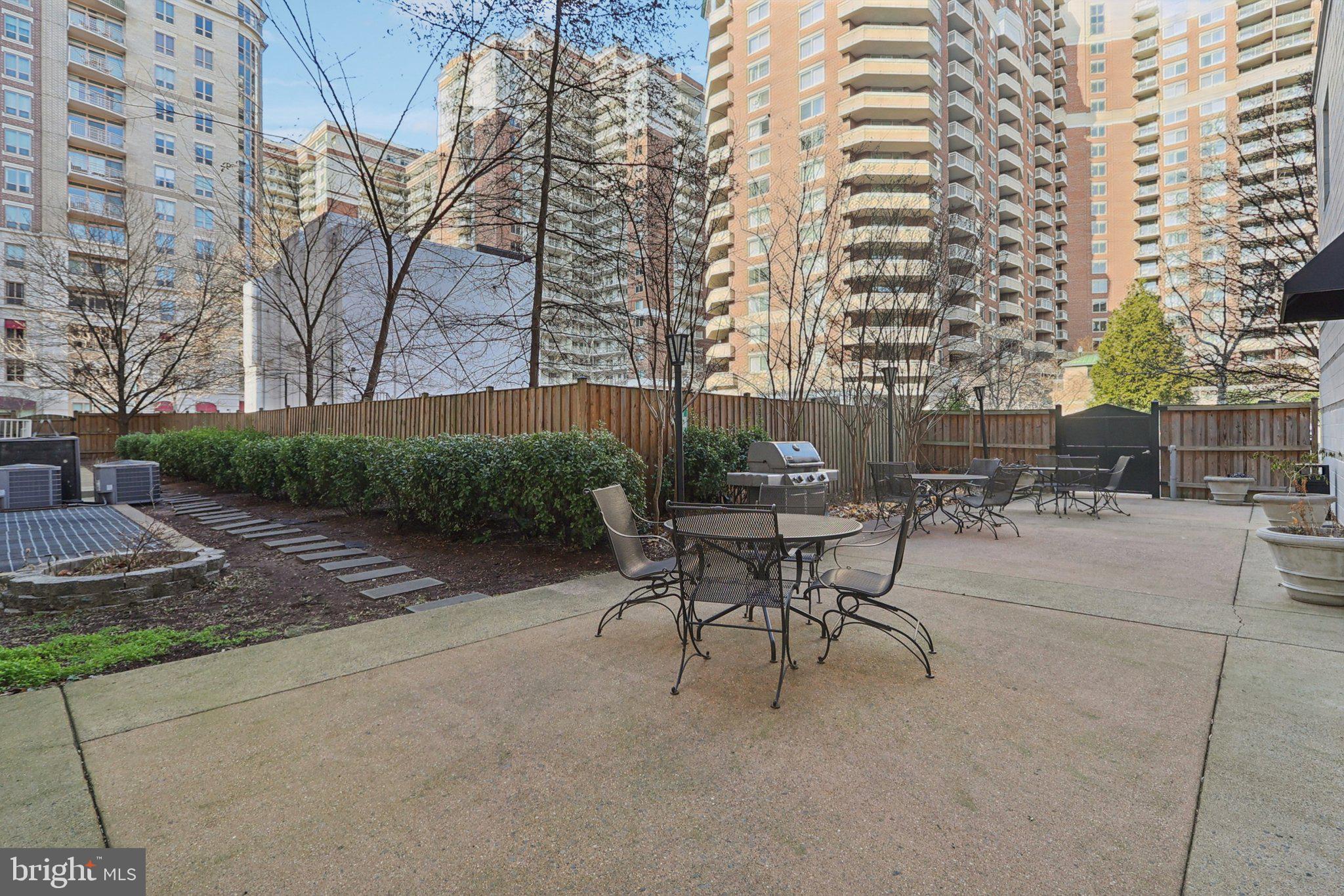 BALLSTON 880 - Residential