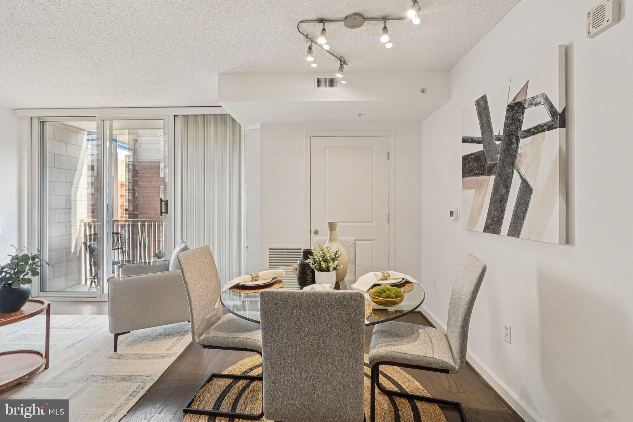 BALLSTON 880 - Residential