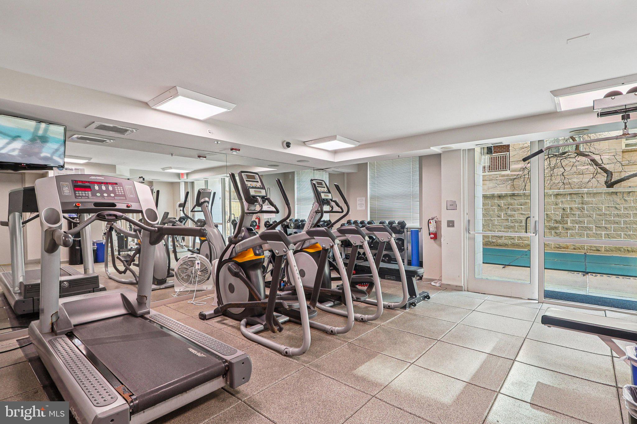 BALLSTON 880 - Residential