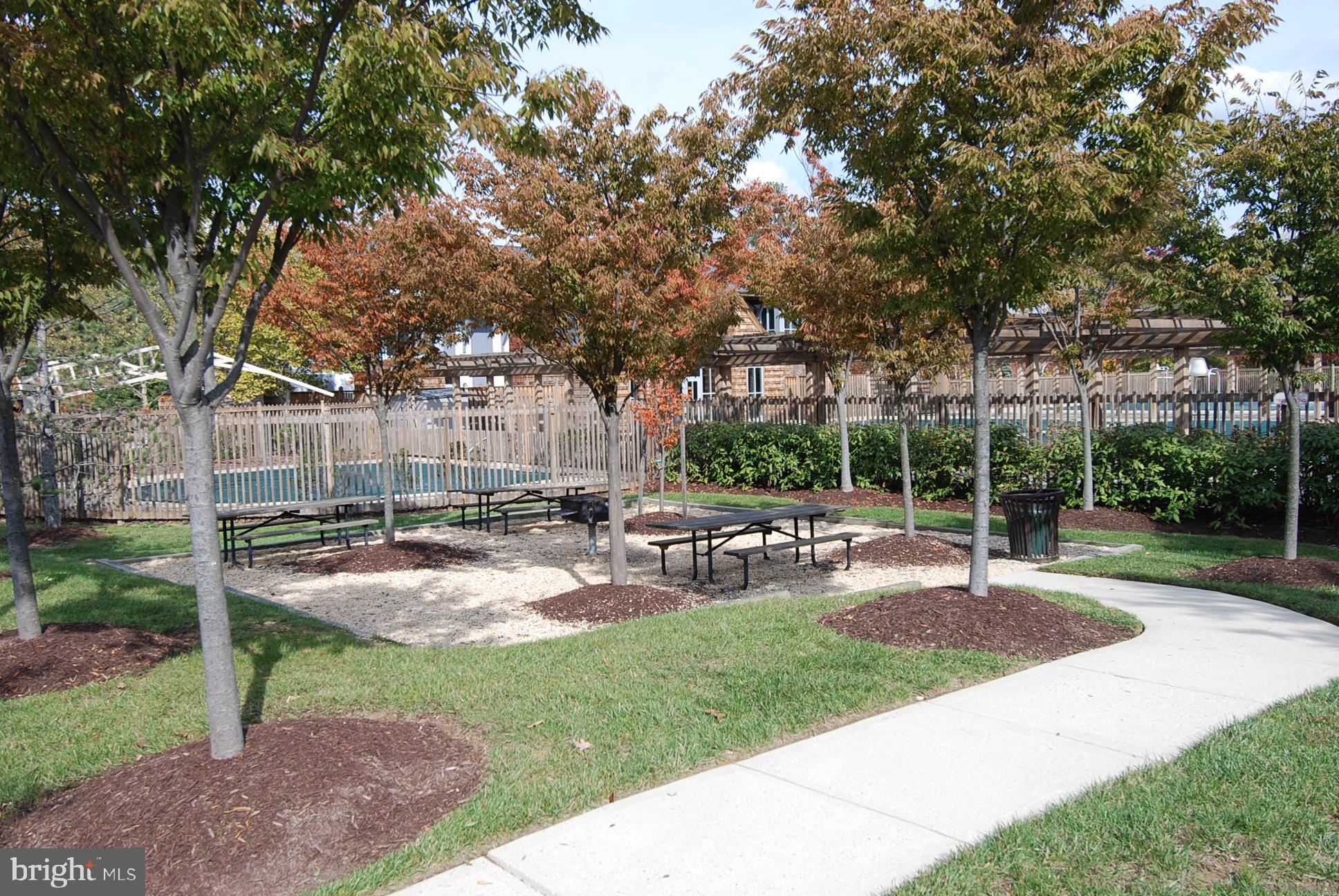 RUSSETT - Residential