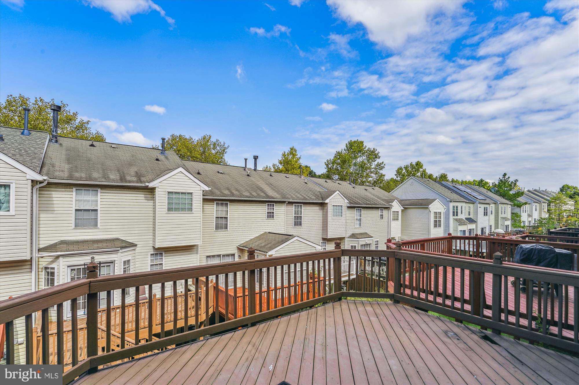 RUSSETT - Residential