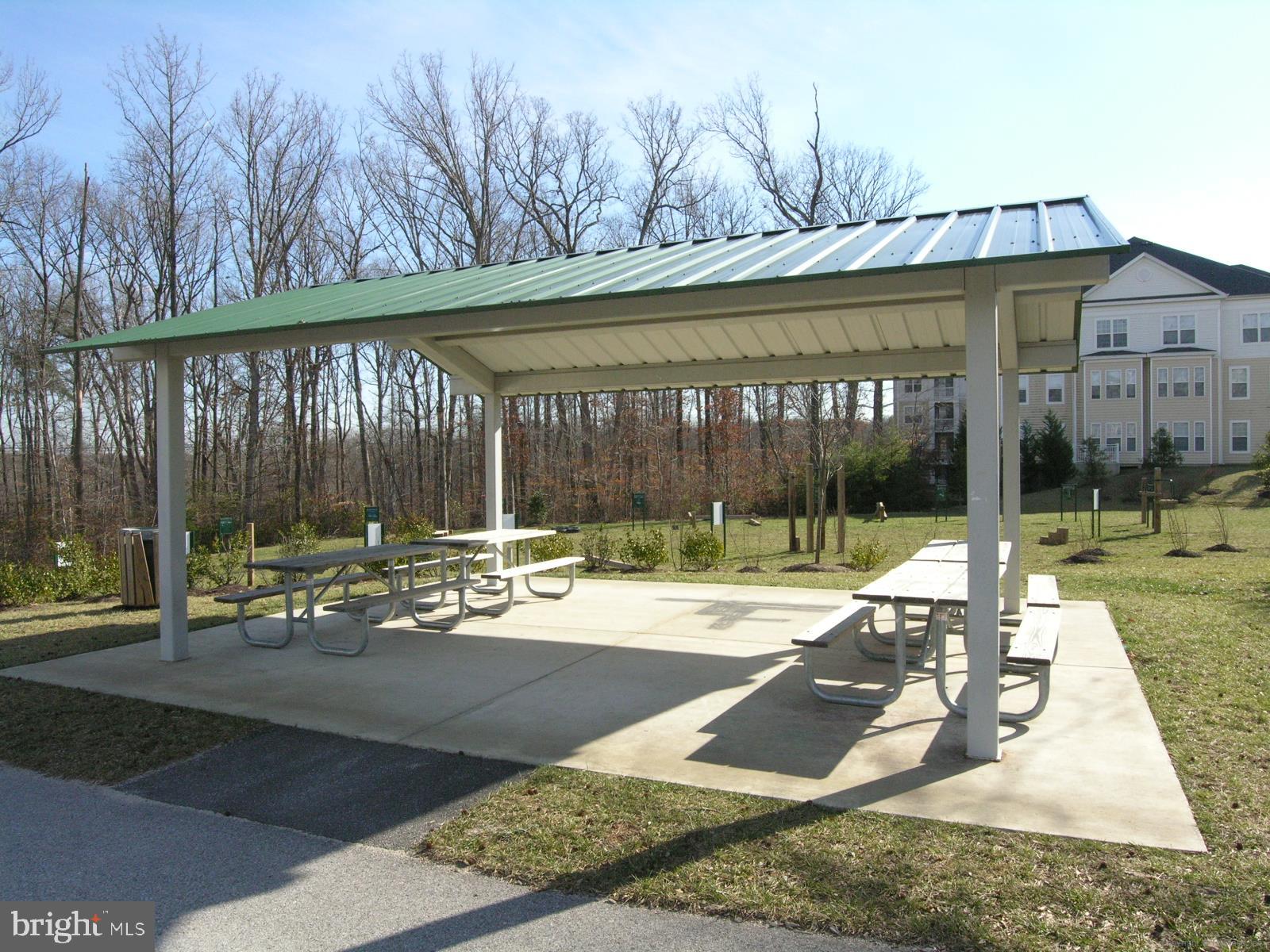 RUSSETT - Residential