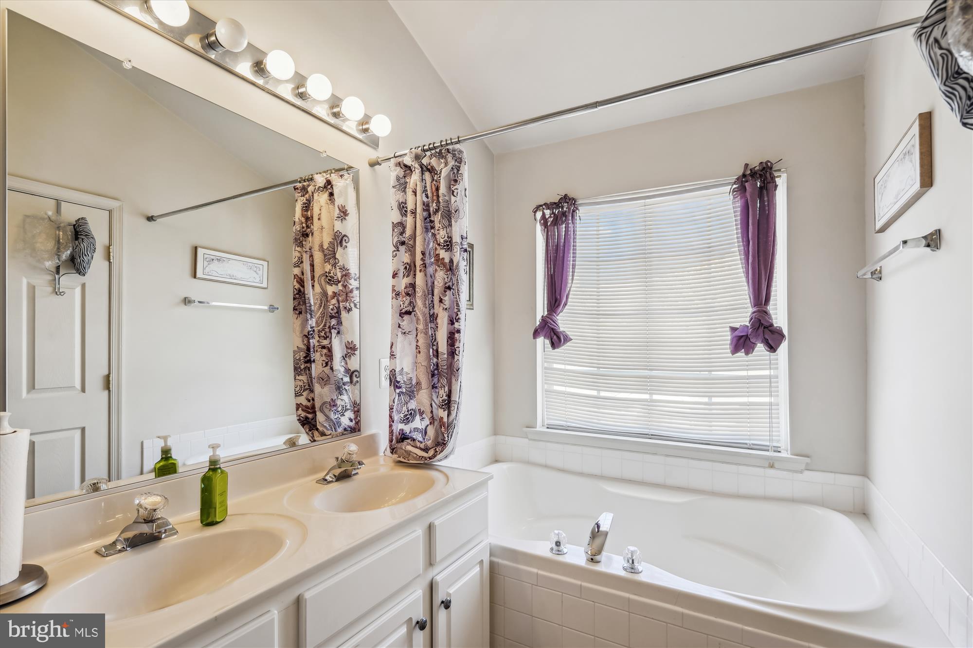 RUSSETT - Residential