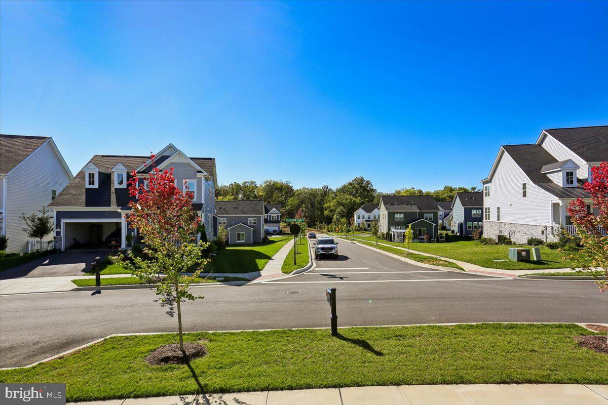 916 CLARENDON FARM LANE