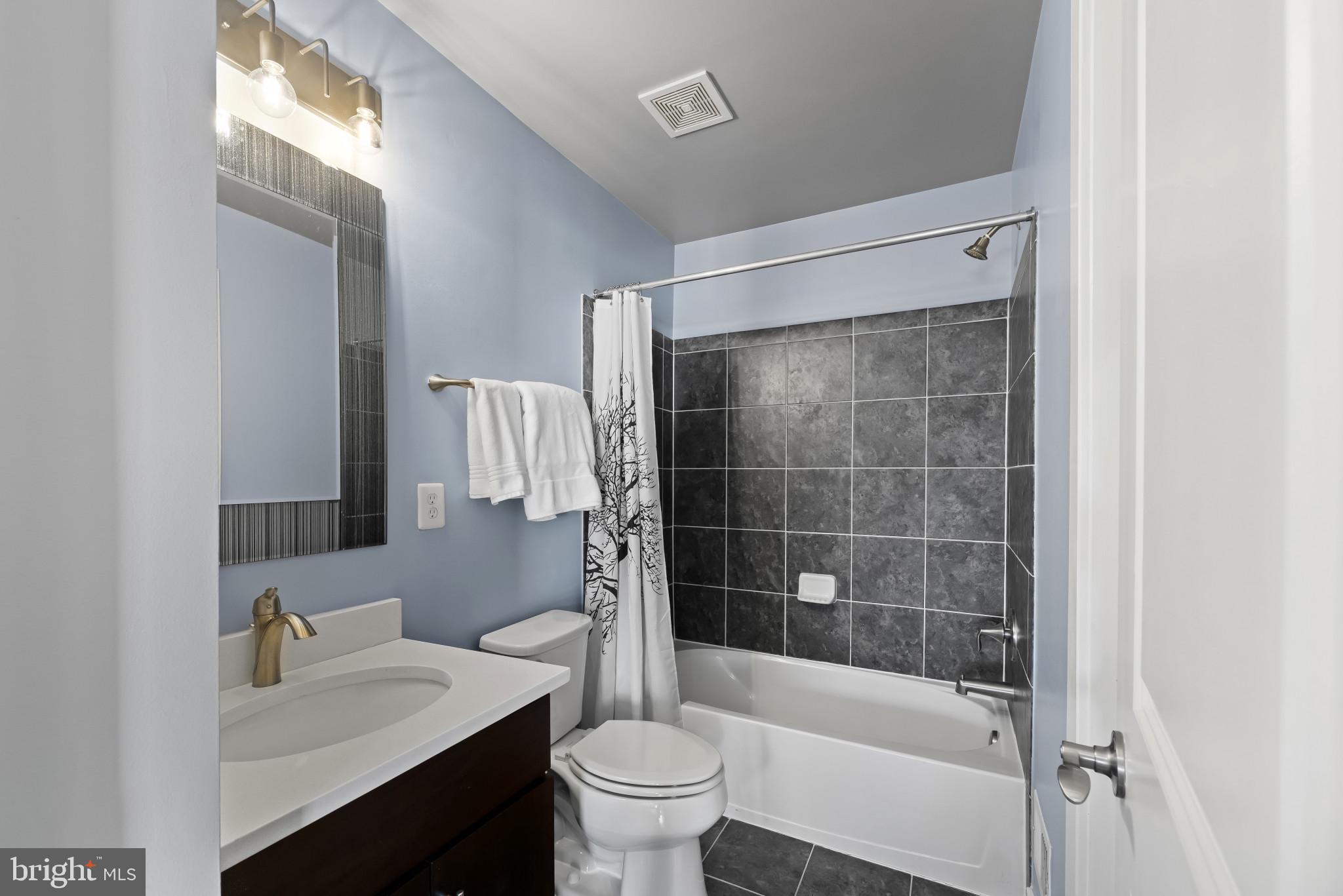 CROWN FARM - Residential