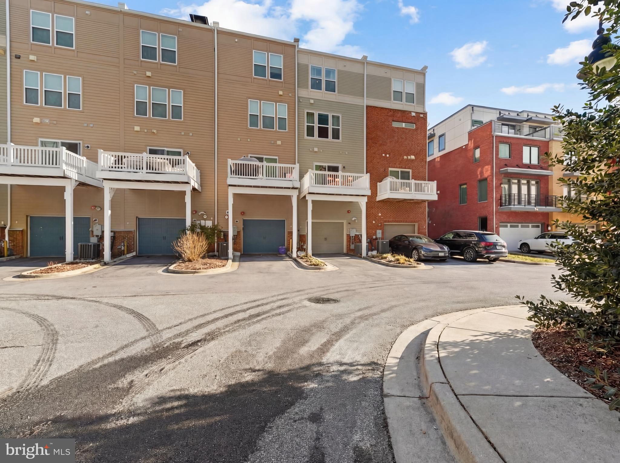 CROWN FARM - Residential