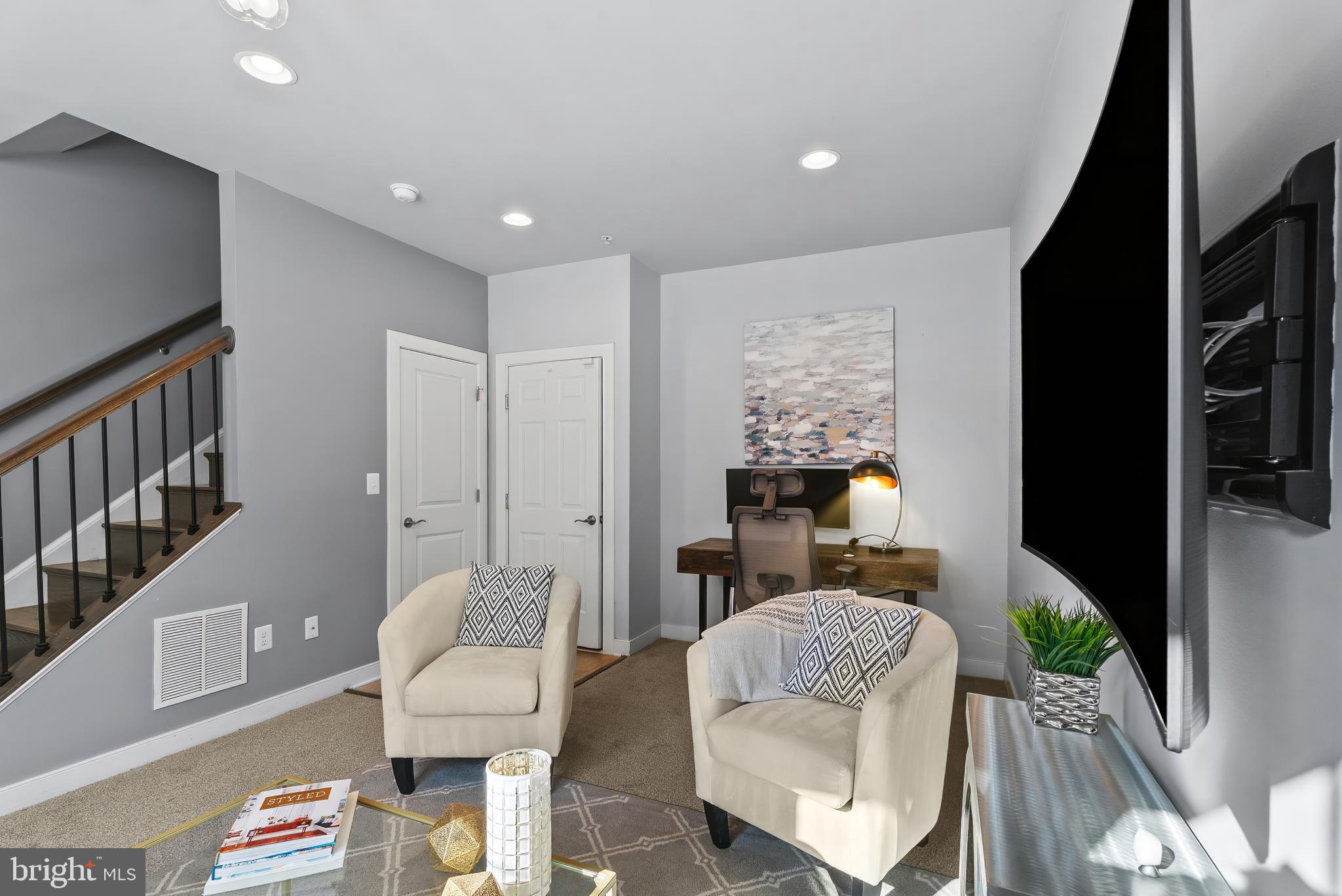 CROWN FARM - Residential