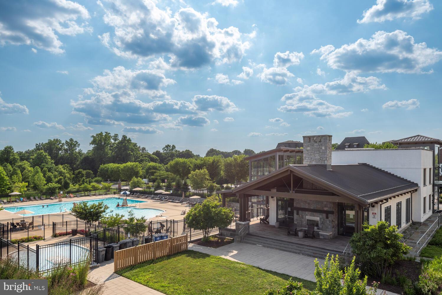 CROWN FARM - Residential