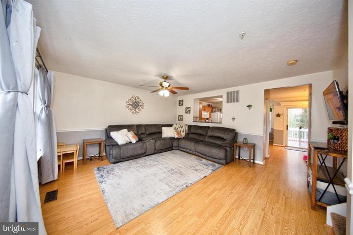 NEW HAVEN WOODS - Residential Lease