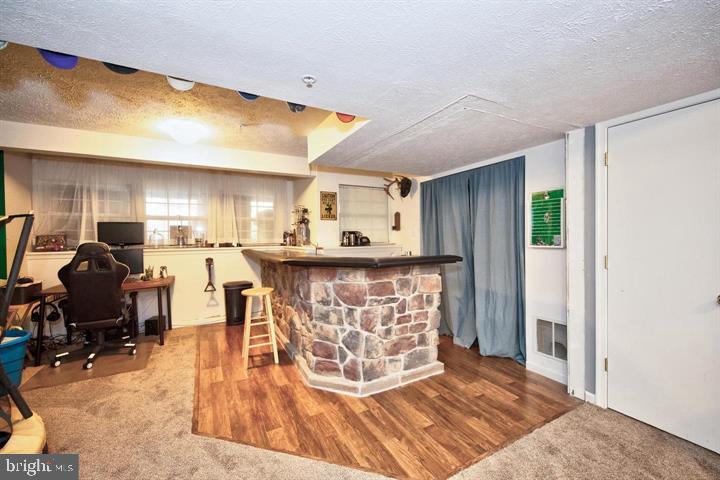 NEW HAVEN WOODS - Residential Lease