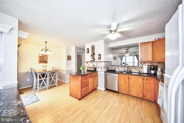 NEW HAVEN WOODS - Residential Lease