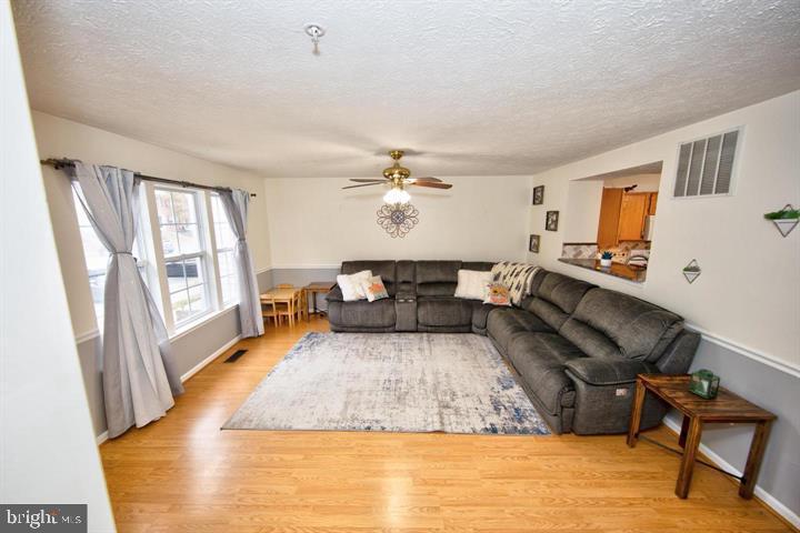 NEW HAVEN WOODS - Residential Lease