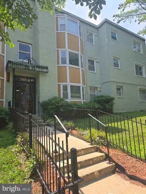 Condo For Sale - 2835 Gainesville Street #102<br/> WASHINGTON, DC 20020