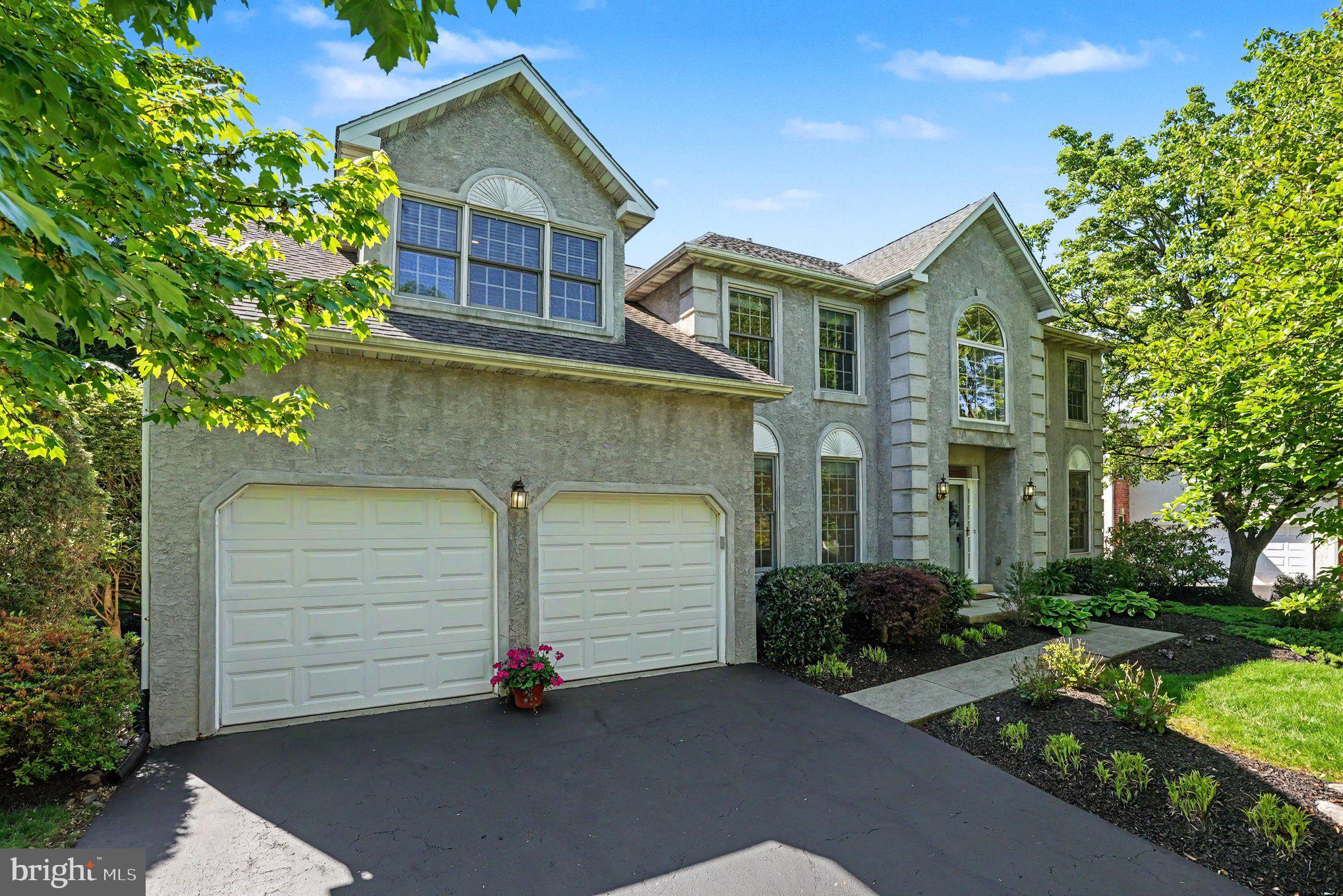 PINE CREST - Residential