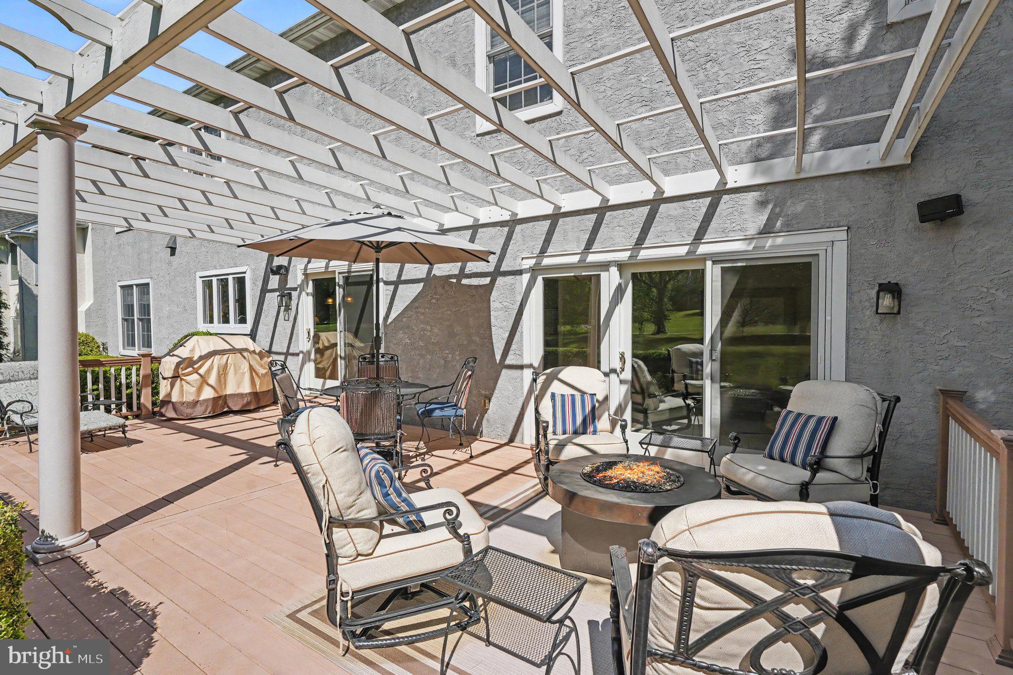 PINE CREST - Residential