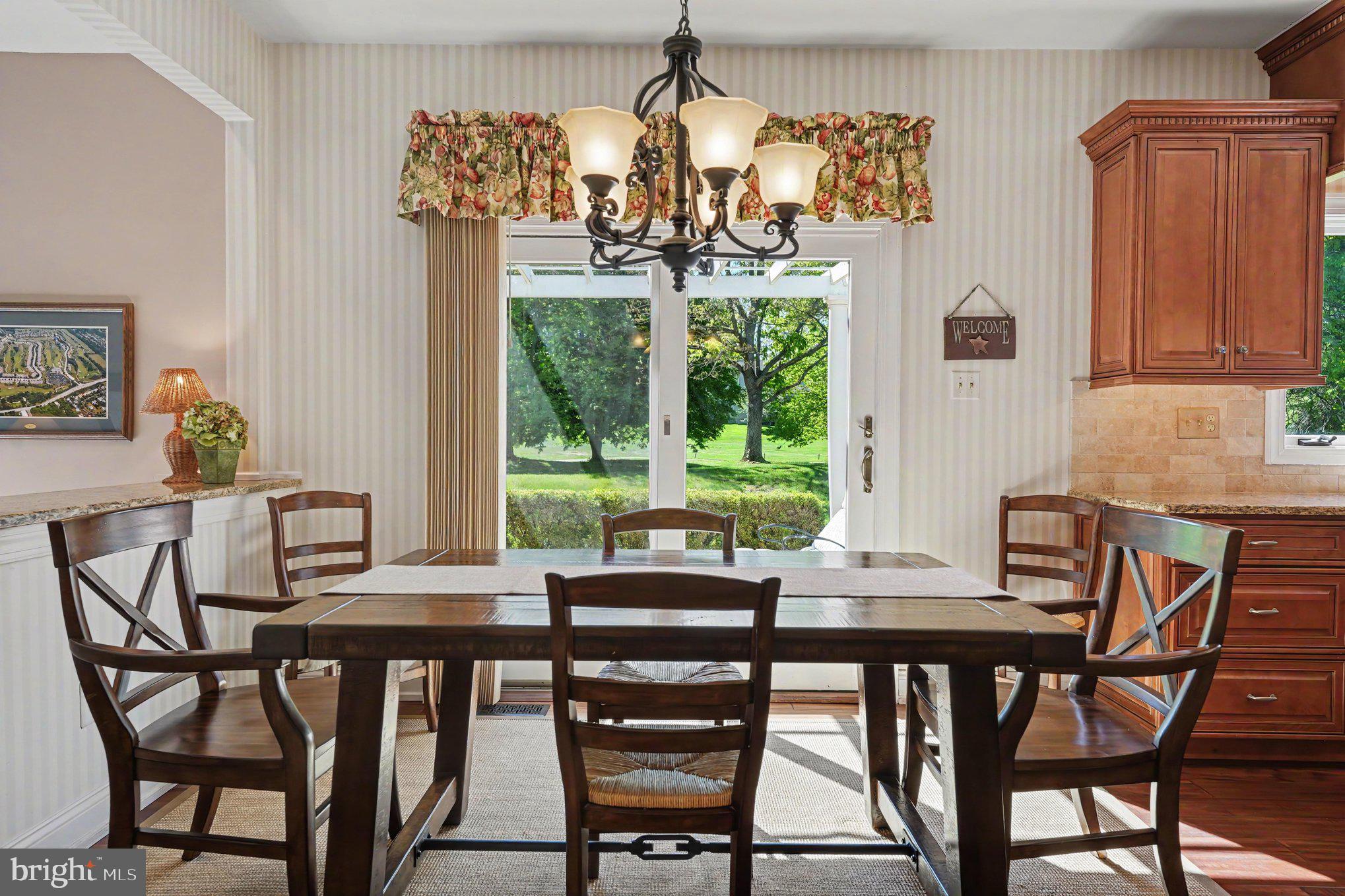 PINE CREST - Residential