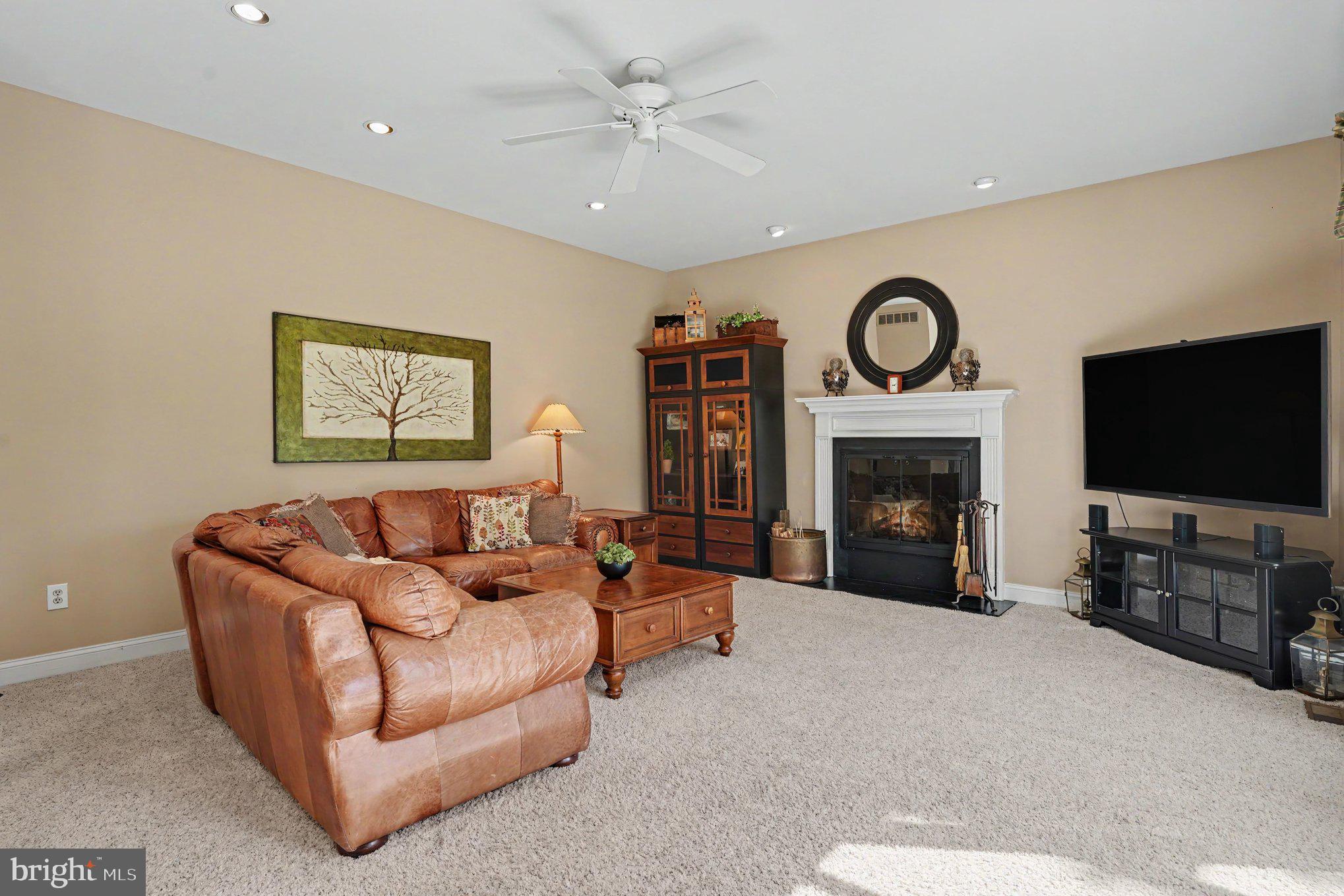 PINE CREST - Residential
