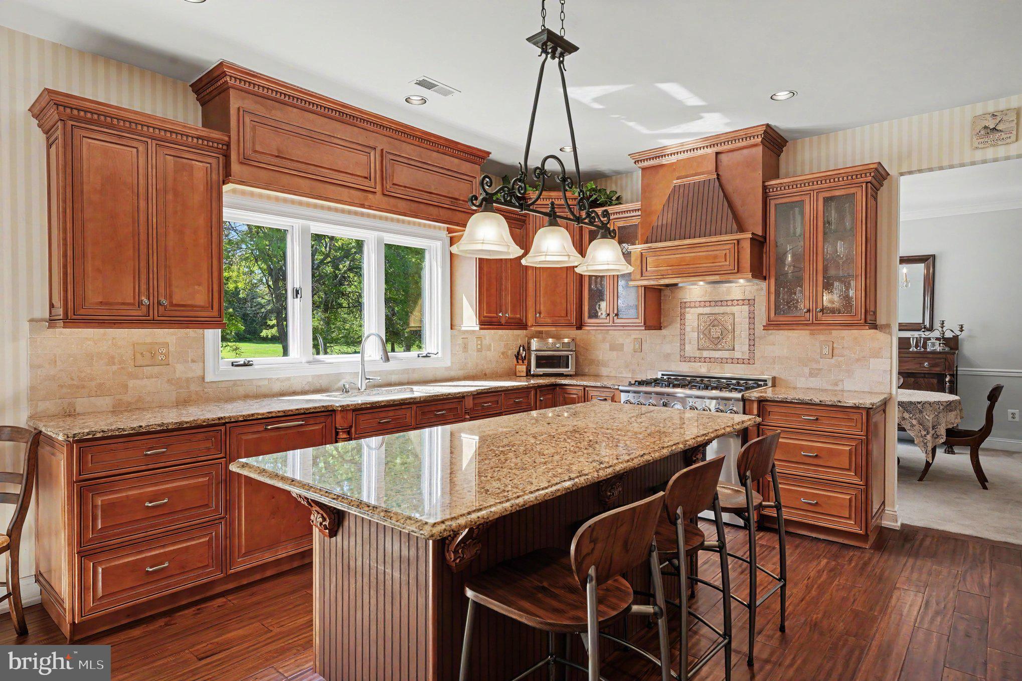 PINE CREST - Residential