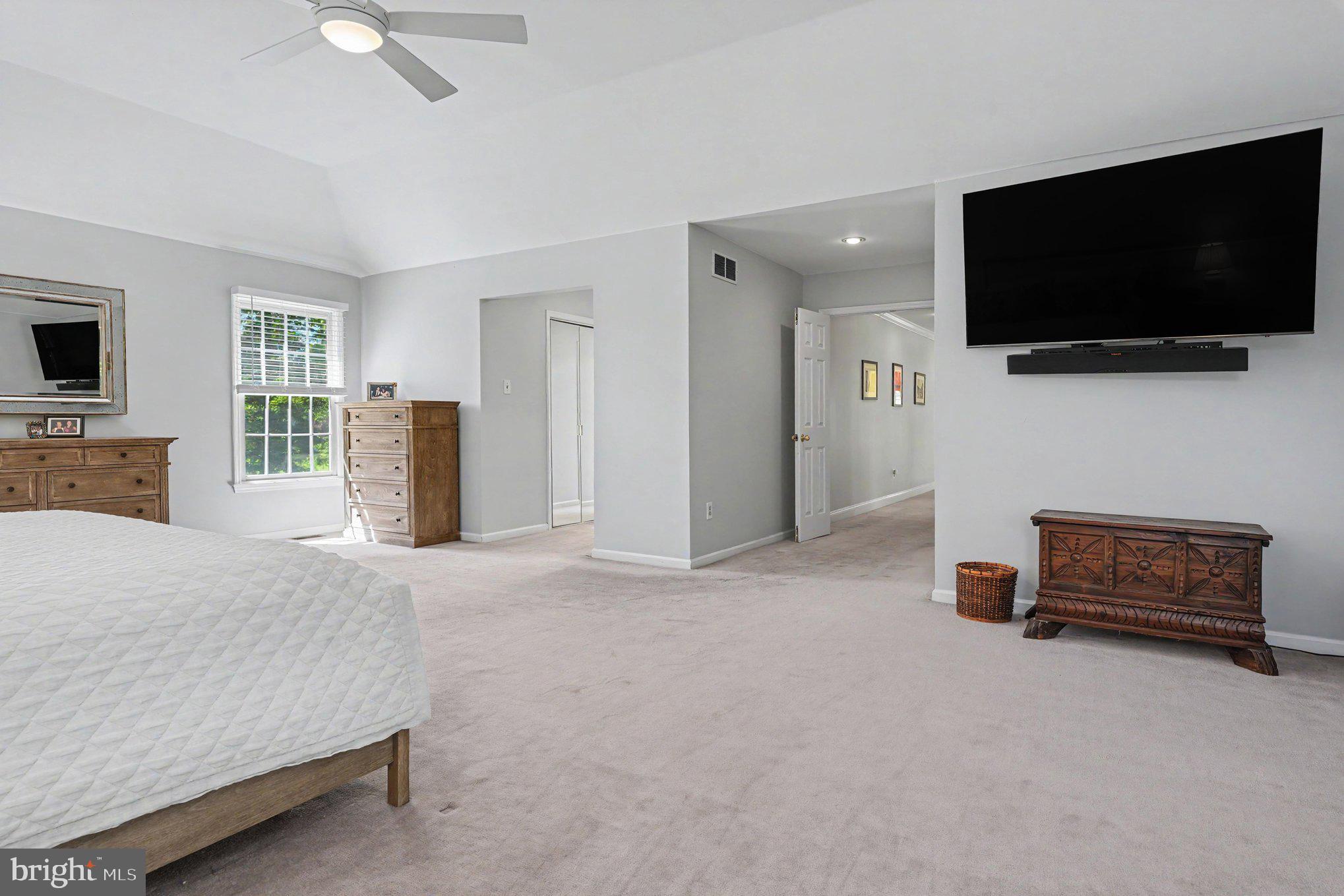 PINE CREST - Residential